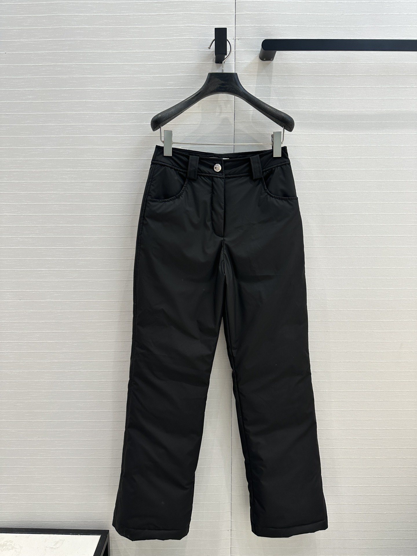 强烈推荐❤️Cha*秋冬coco滑雪系列！保暖度爆棚的运动休闲羽绒裤，防风束口裤脚设计，菱格压线口袋。直