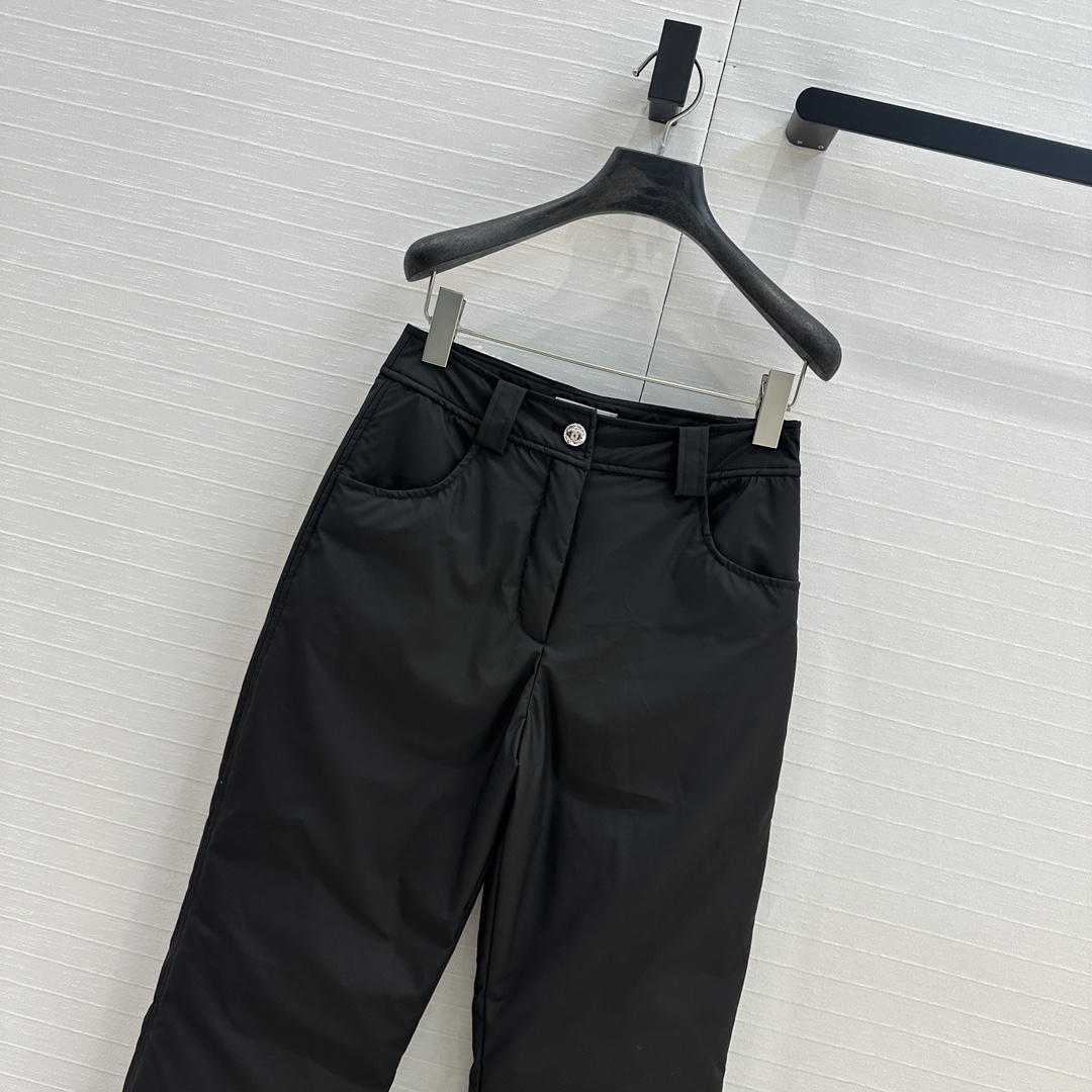 强烈推荐❤️Cha*秋冬coco滑雪系列！保暖度爆棚的运动休闲羽绒裤，防风束口裤脚设计，菱格压线口袋。直