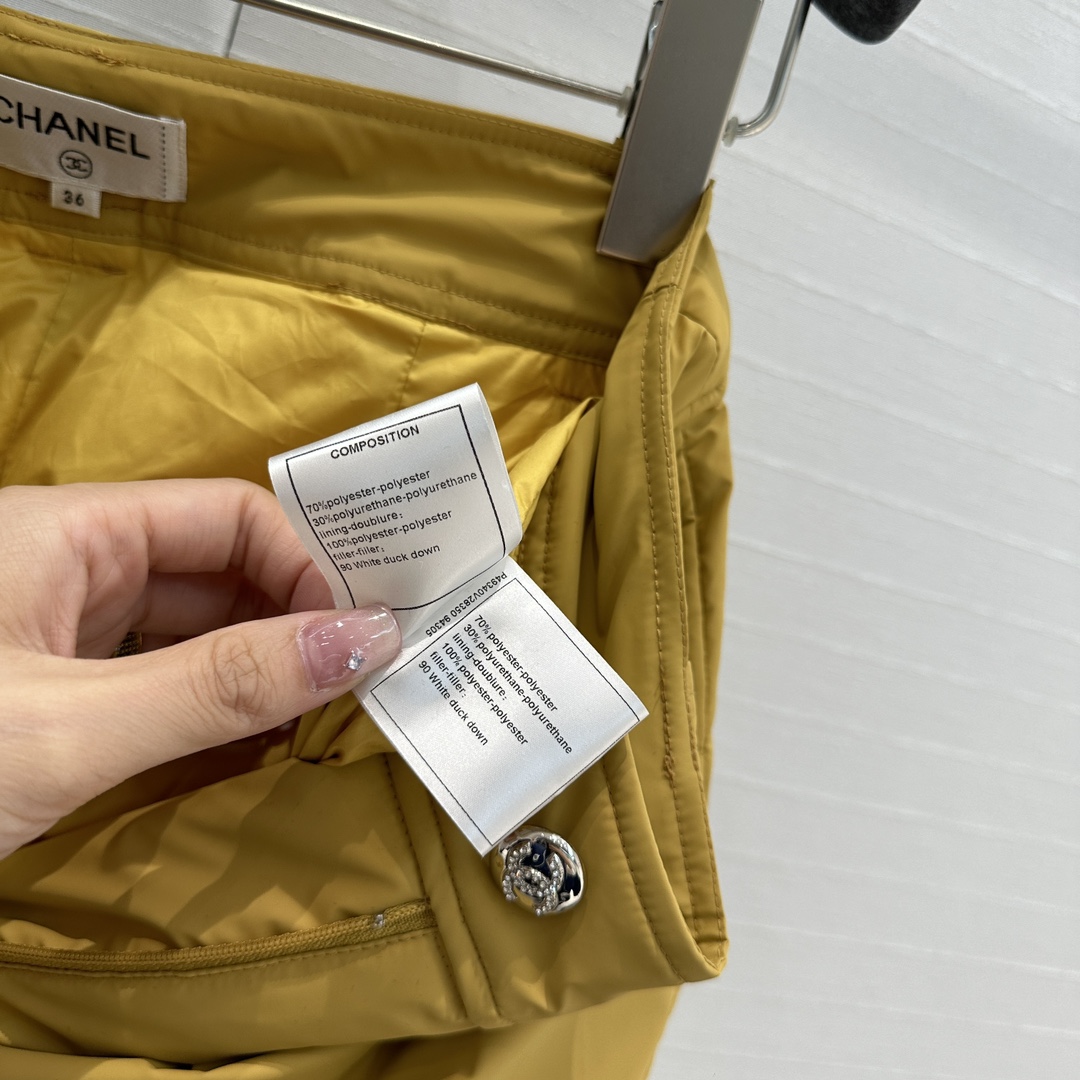 强烈推荐❤️Cha*秋冬coco滑雪系列！保暖度爆棚的运动休闲羽绒裤，防风束口裤脚设计，菱格压线口袋。直