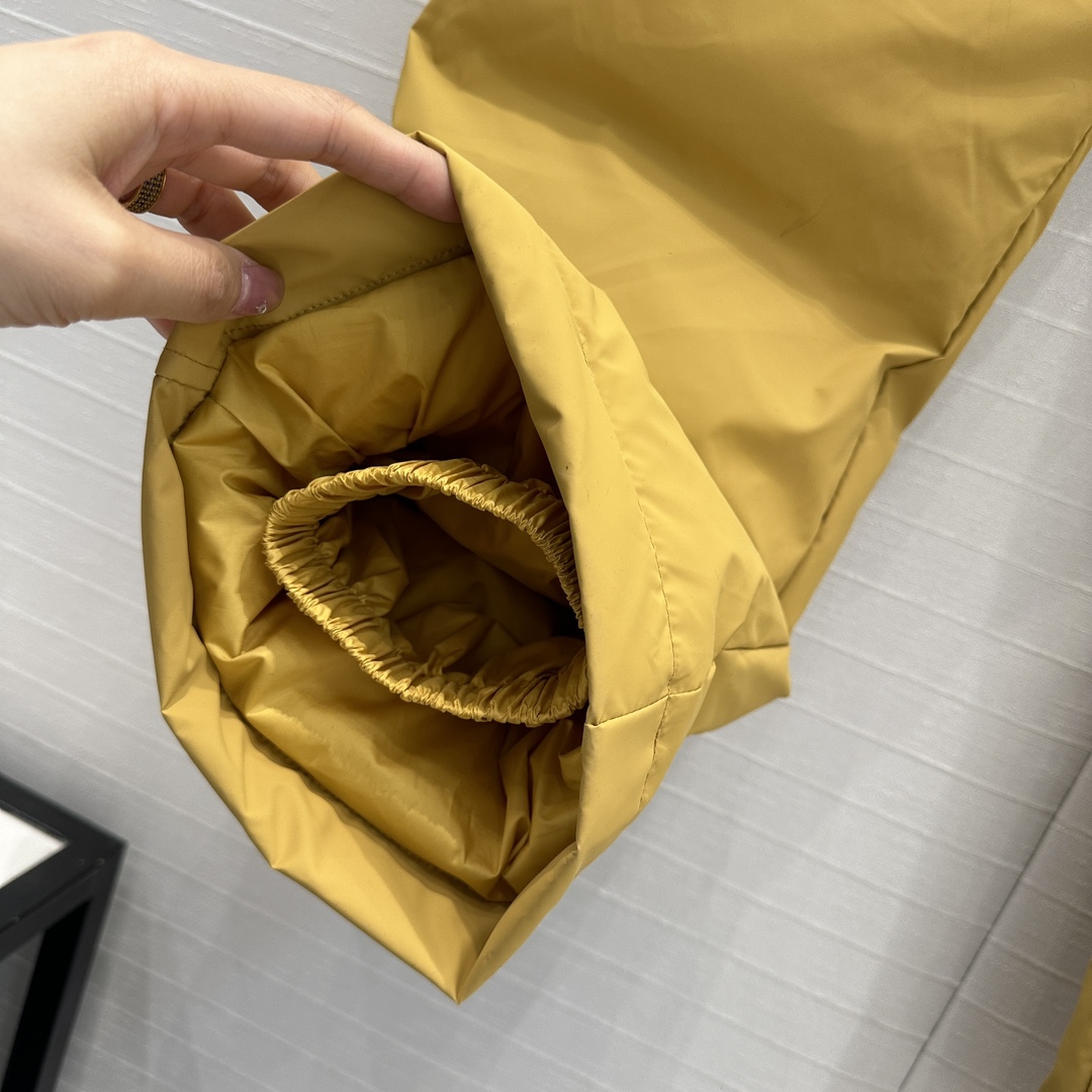 强烈推荐❤️Cha*秋冬coco滑雪系列！保暖度爆棚的运动休闲羽绒裤，防风束口裤脚设计，菱格压线口袋。直