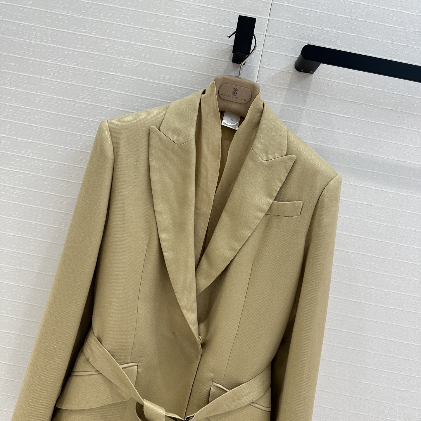 独家首发，原单品质❤️BC高智感穿搭！行走的高定老钱风穿搭，两件式系带收腰亚麻西装！极简主义奢华不简，以