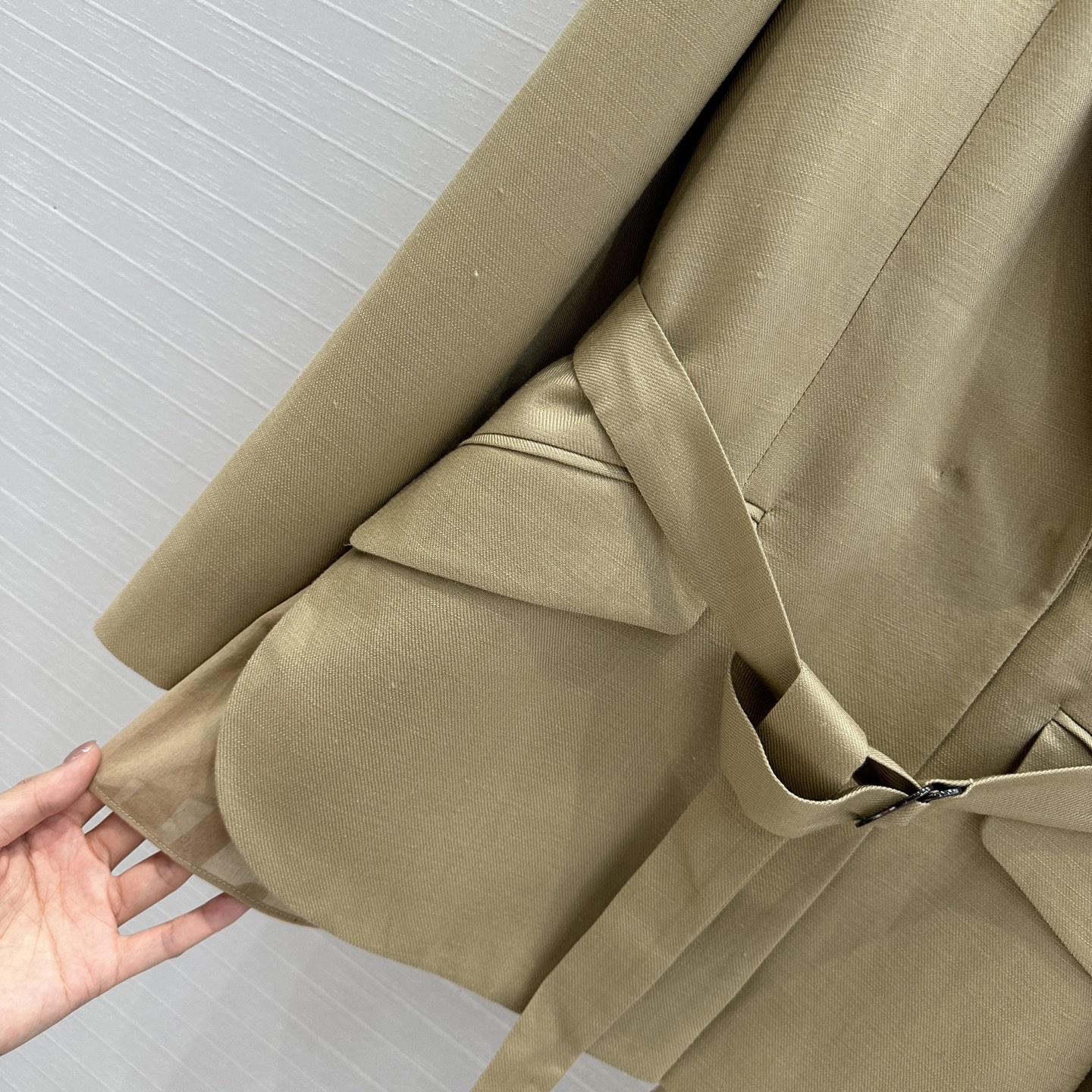 独家首发，原单品质❤️BC高智感穿搭！行走的高定老钱风穿搭，两件式系带收腰亚麻西装！极简主义奢华不简，以