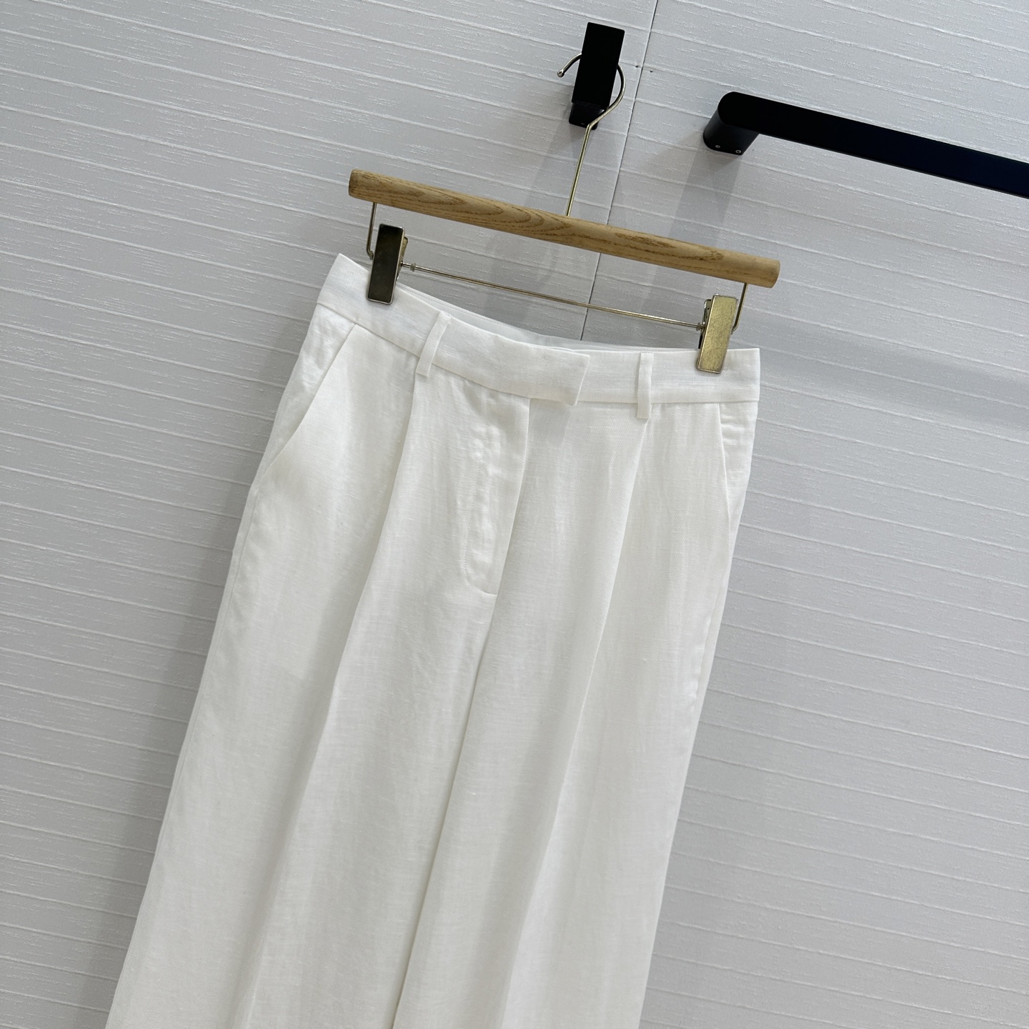 独家首发❤️Bc 25s早春新品，亚麻高腰褶裥西裤！老钱慵懒通勤随性的高级单品。笔挺却不厚重，舒服的不想