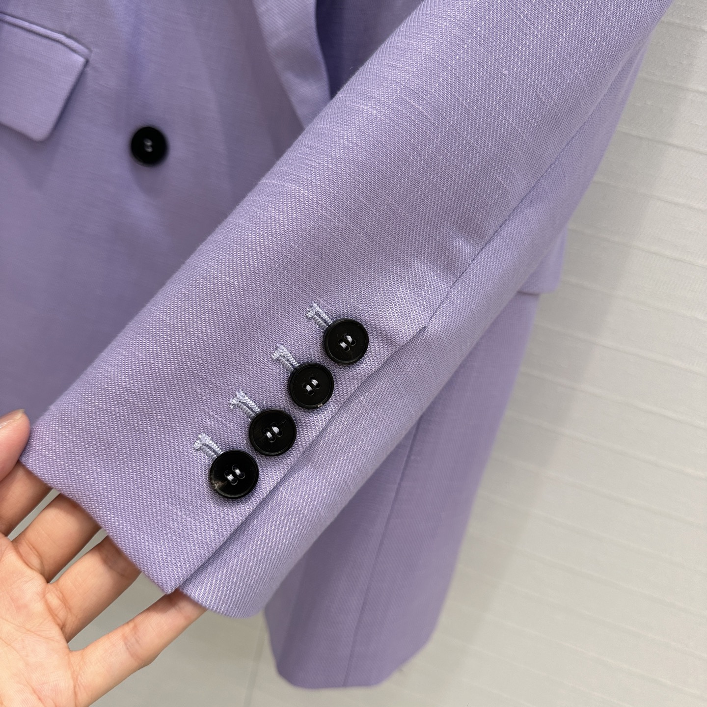 独家首发，原单品质❤️BC高智感穿搭！浪漫的莫奈紫西装外套！独家定染亚麻面料质感挺阔舒适，经典双排扣设计