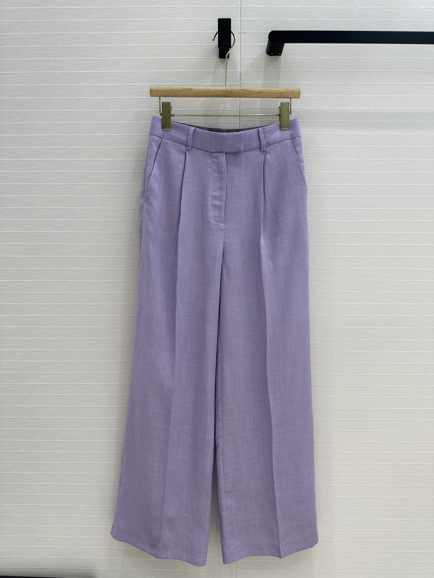 独家首发❤️Bc 25s新品，浪漫的莫奈紫高腰褶裥西裤！老钱慵懒通勤随性的高级单品。笔挺却不厚重，舒服的