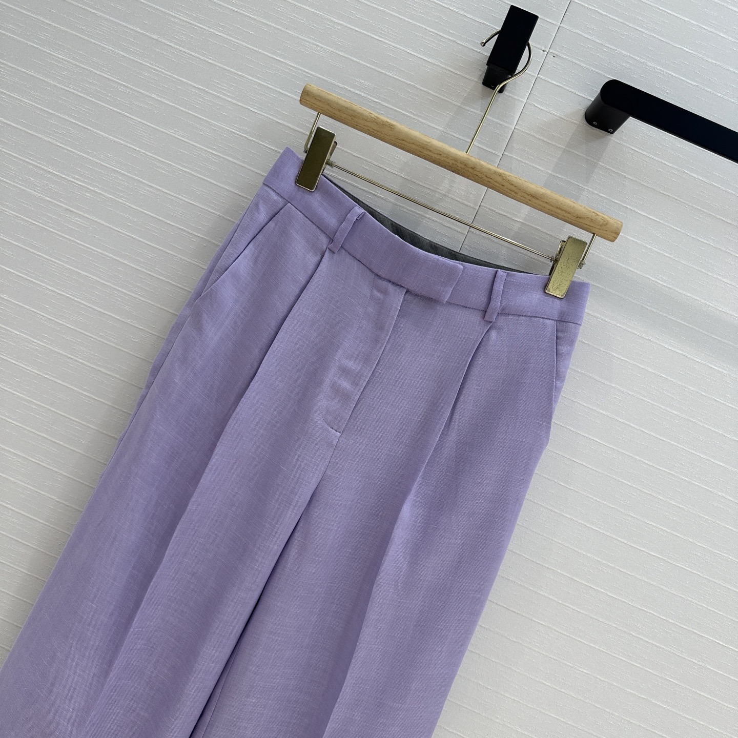 独家首发❤️Bc 25s新品，浪漫的莫奈紫高腰褶裥西裤！老钱慵懒通勤随性的高级单品。笔挺却不厚重，舒服的