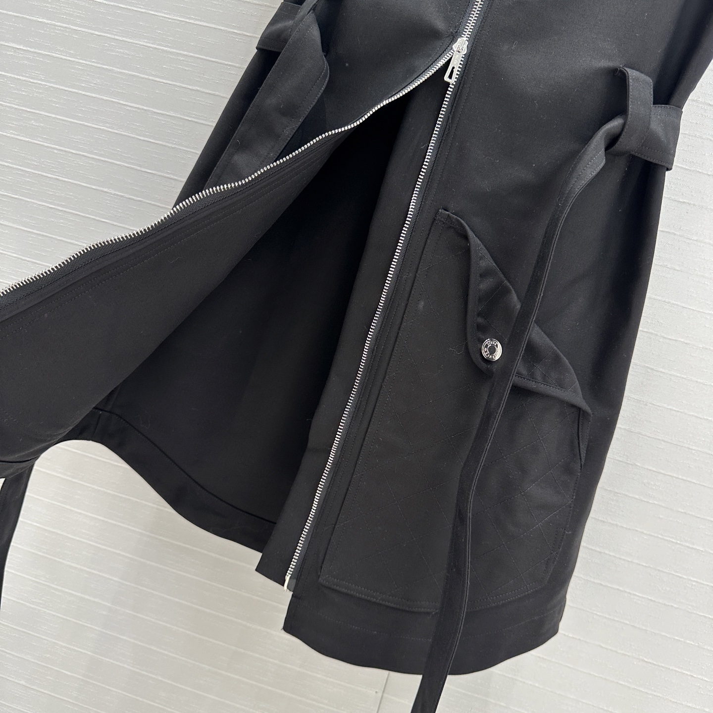 独家首发！H马家新品拉链无袖连衣裙！针织衣领，系结腰带H直筒收腰版型不挑人，菱格纹绗缝翻扣大口袋，让人眼