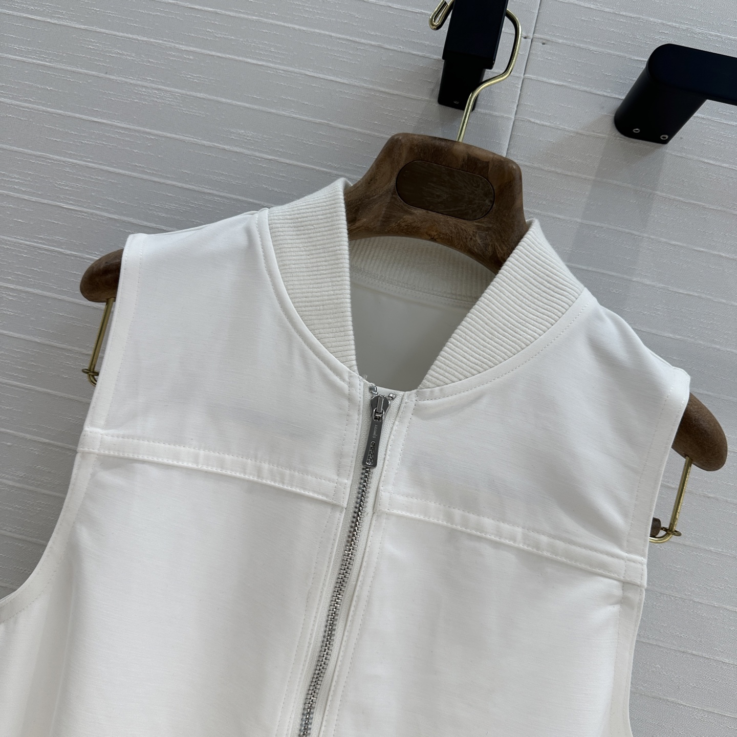 独家首发！H马家新品拉链无袖连衣裙！针织衣领，系结腰带H直筒收腰版型不挑人，菱格纹绗缝翻扣大口袋，让人眼