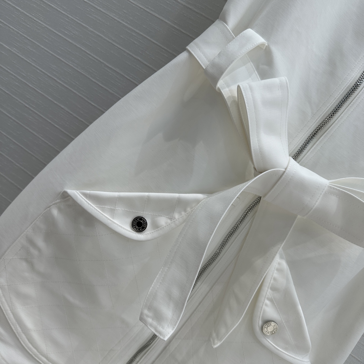 独家首发！H马家新品拉链无袖连衣裙！针织衣领，系结腰带H直筒收腰版型不挑人，菱格纹绗缝翻扣大口袋，让人眼