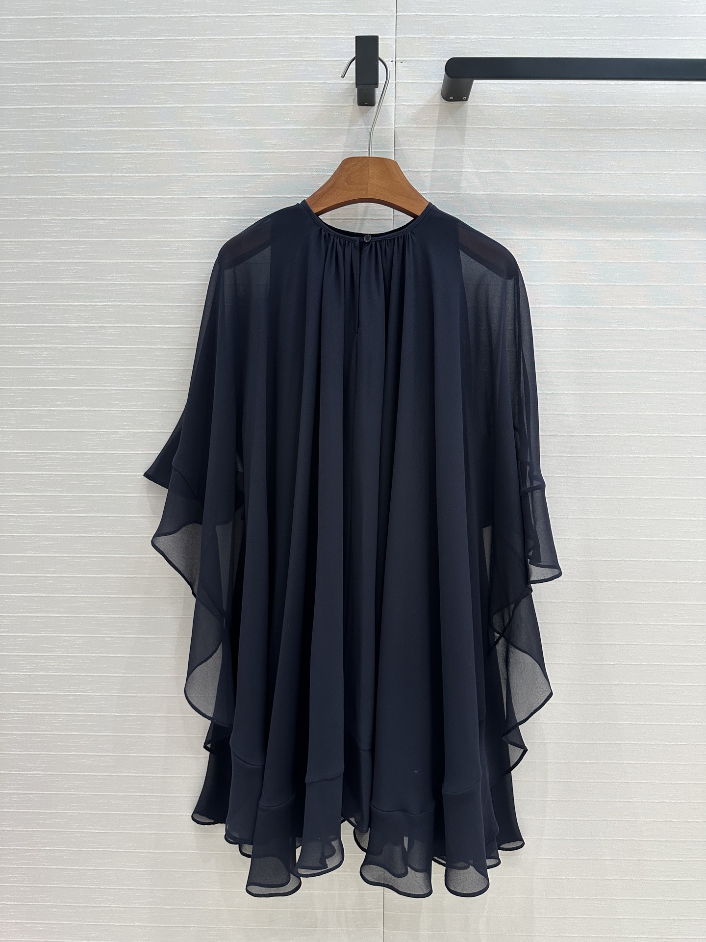 “Chlo*25 Early Spring Female Suit: One-Size-Fits-All with Quality Details” - 图片 9