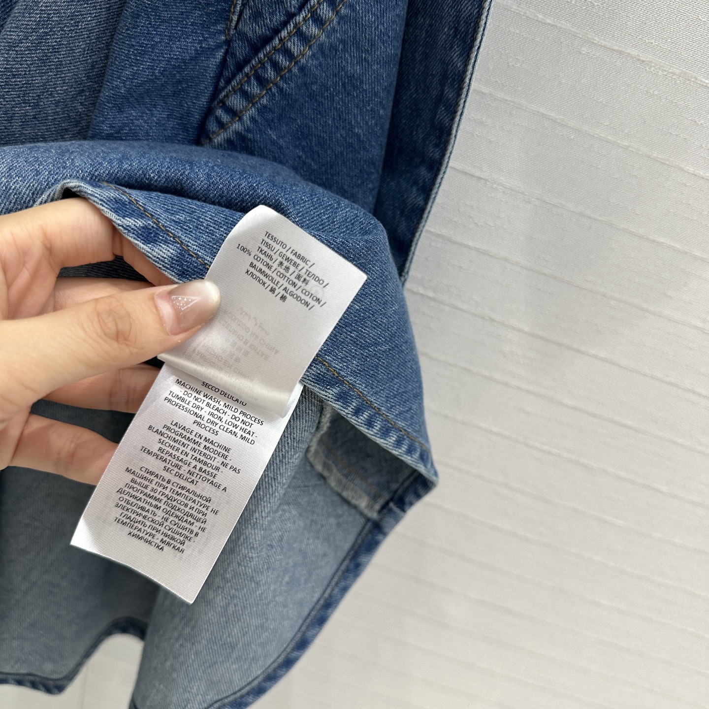 “Stylish Women’s Outfits: Mcq25-Summer Cowboy Dress and Blue-Stone-Washed Jeans” - 图片 7