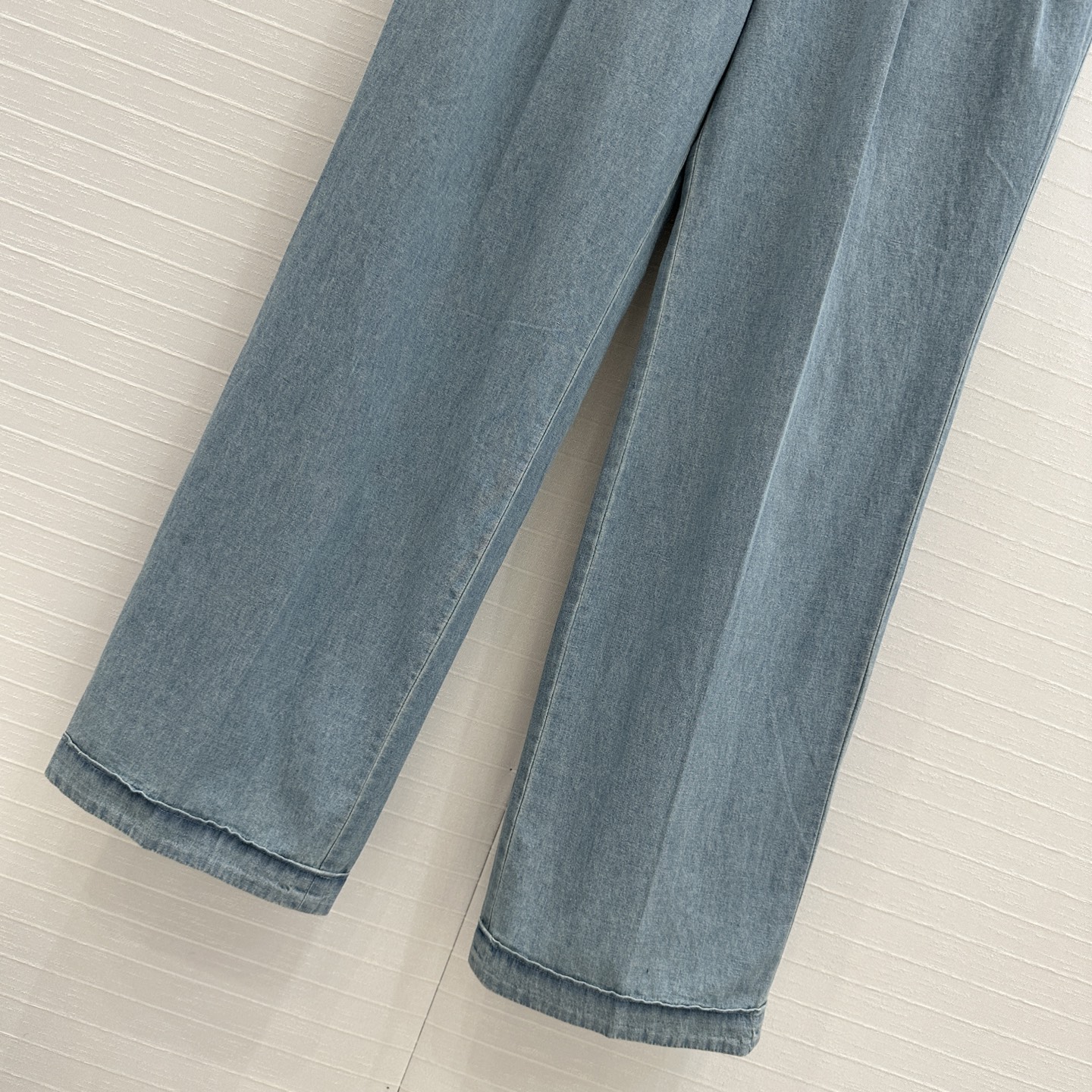 Quality Women’s Jeans: P690 Original Scavenging Design with Custom Blue-Washing Process - 图片 7
