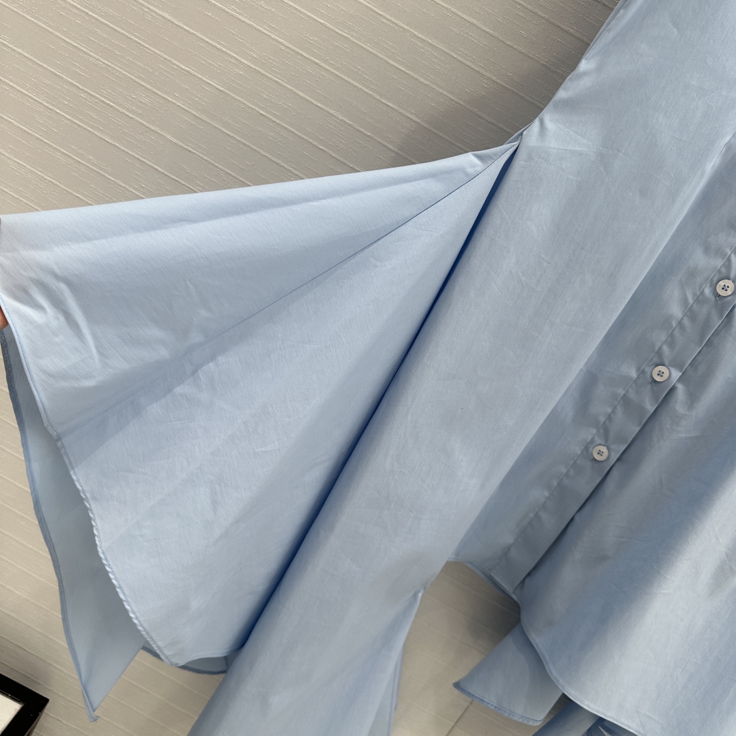 New Sky-Blue Shirt Dress with Badge Embroidery – Unique Style and Quality Details - 图片 5