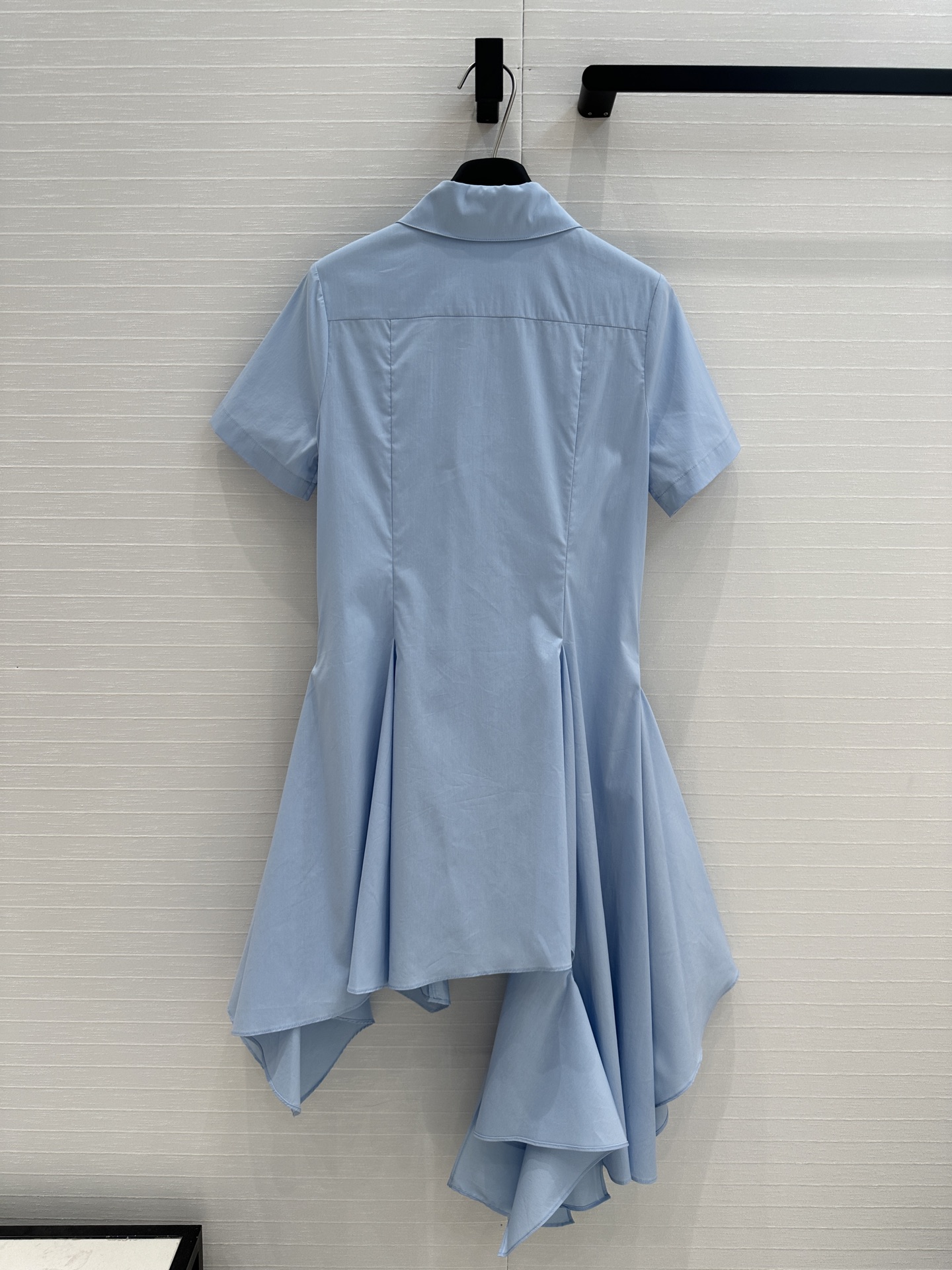 New Sky-Blue Shirt Dress with Badge Embroidery – Unique Style and Quality Details - 图片 9