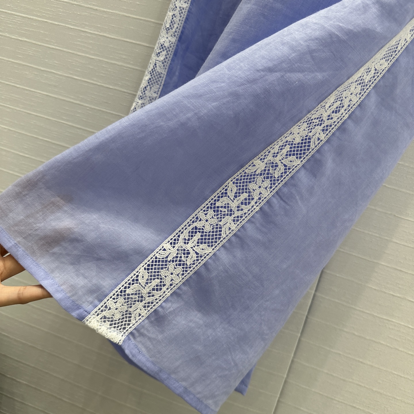 独家首发💋高端品质，zi*m25新品度假风蕾丝亚麻休闲长裤！定制镂空水溶花拼接侧面质感细腻飘逸阔腿走路带