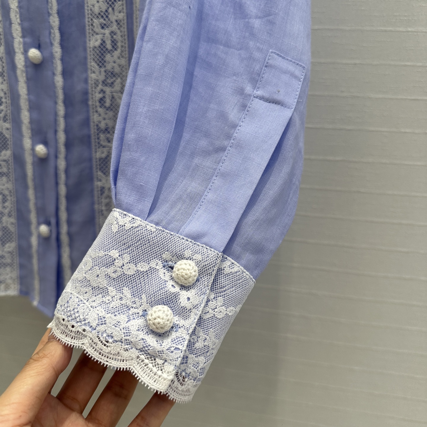 独家首发💋高端原单品质，Zi*m25新品度假风白富美必入蕾丝饰边亚麻衬衫，采用多种不同蕾丝水溶花定位拼接