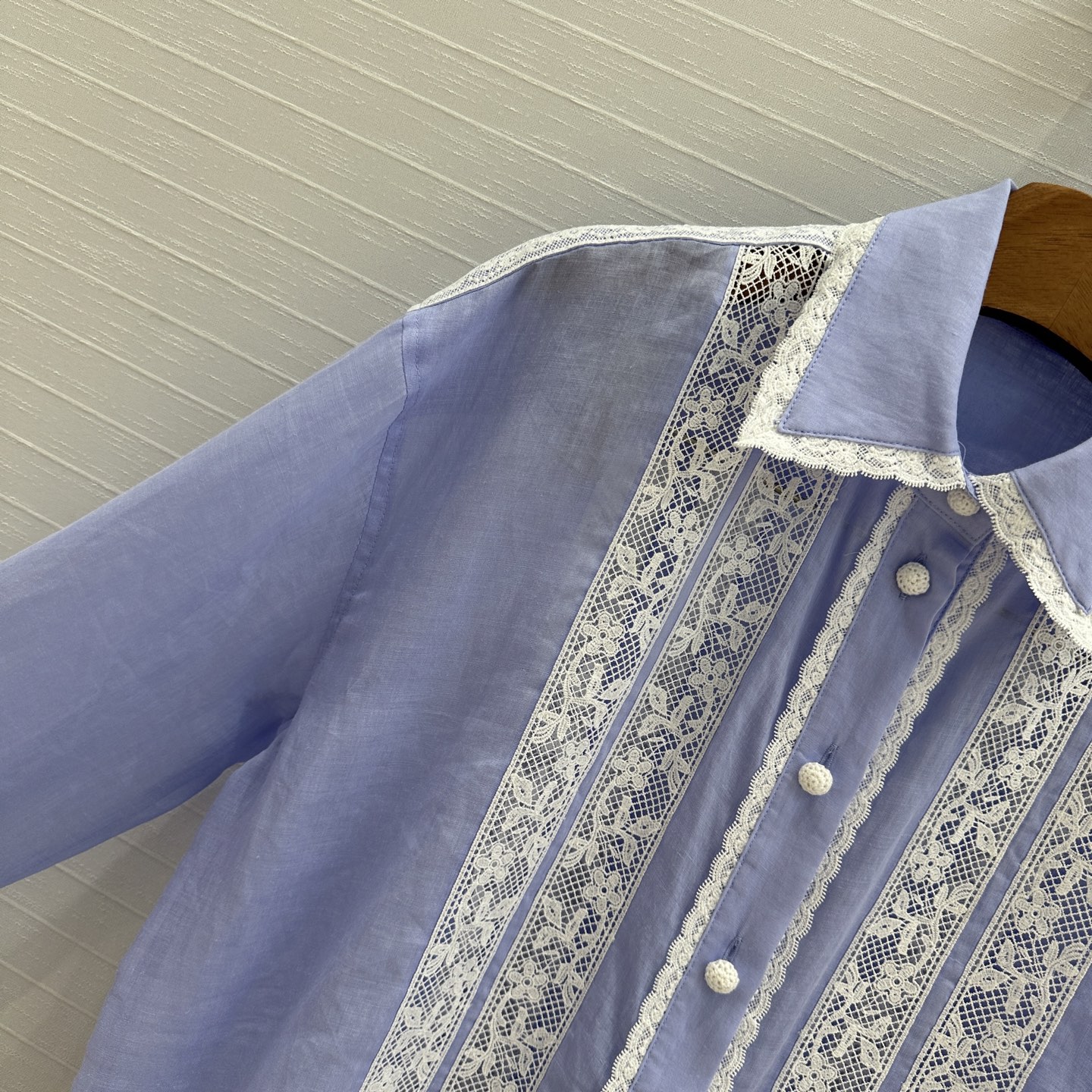 独家首发💋高端原单品质，Zi*m25新品度假风白富美必入蕾丝饰边亚麻衬衫，采用多种不同蕾丝水溶花定位拼接