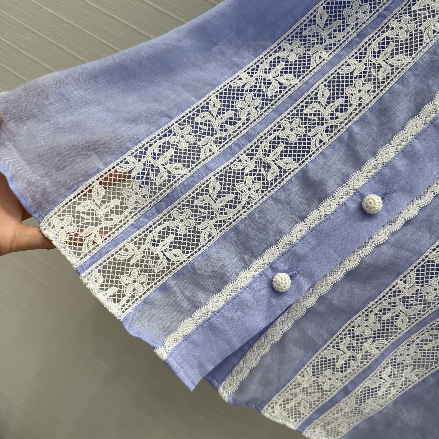 独家首发💋高端原单品质，Zi*m25新品度假风白富美必入蕾丝饰边亚麻衬衫，采用多种不同蕾丝水溶花定位拼接