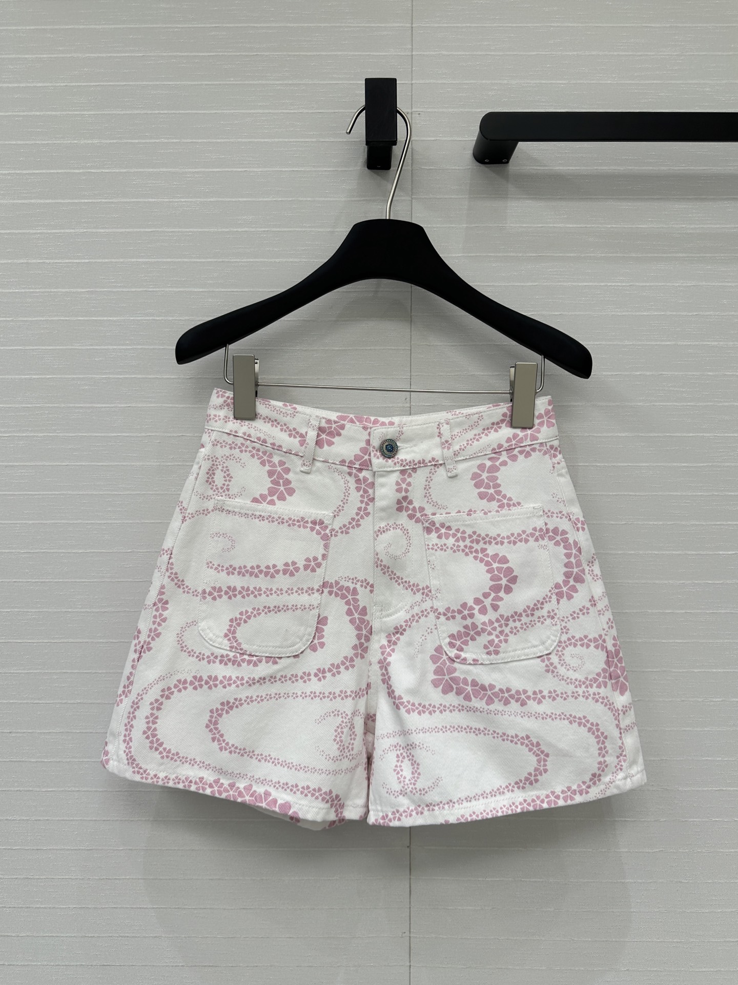 Stylish Coco Beach Series: Viper Tote Petal Cowboy Shorts Review