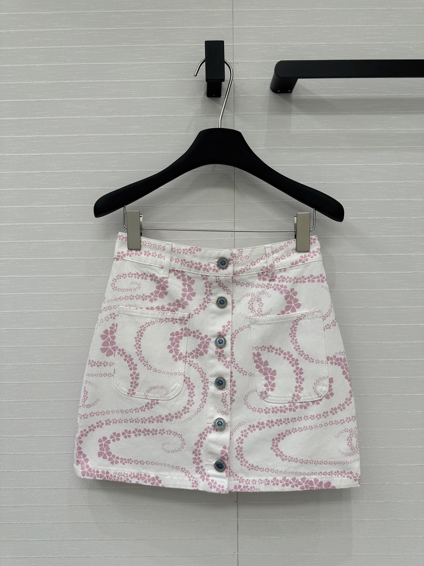 New “Viper” Wave-Printed Cowboy Skirts: High-End Style in Two Colors