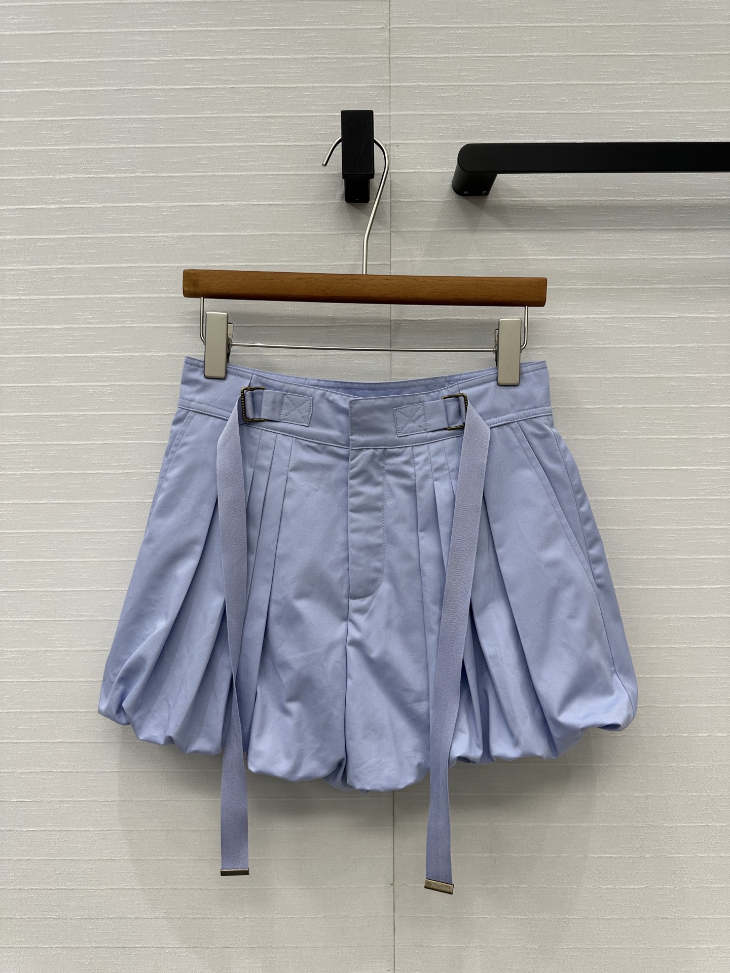 “Chlo*25 New Knitted Lantern Shorts: Glamorous Design for All Sizes”