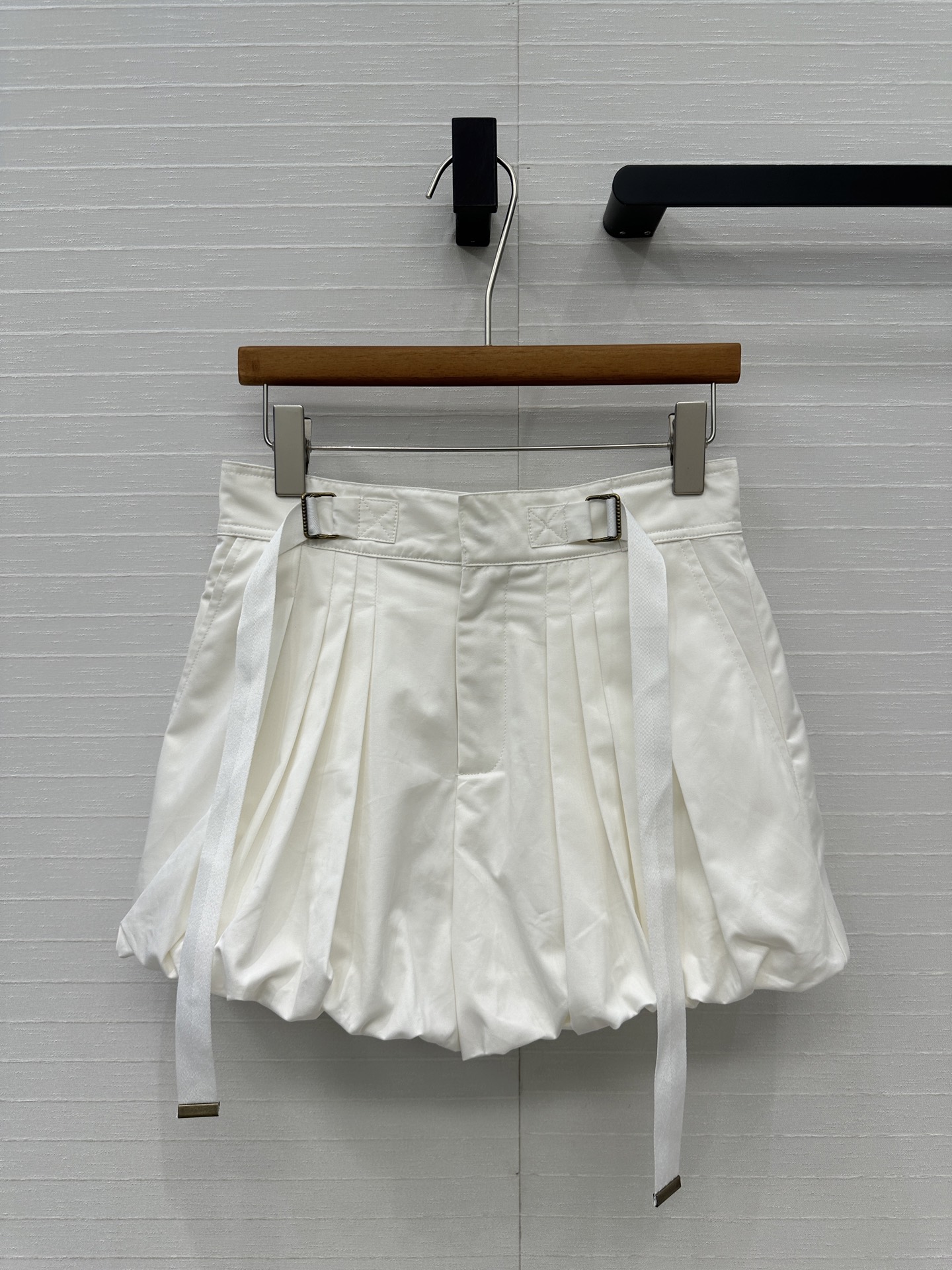 Chlo*25 New Knitted Lantern Shorts: Glamorous High-Waist Design, Quality Workmanship, Speedy Sizing - 图片 1