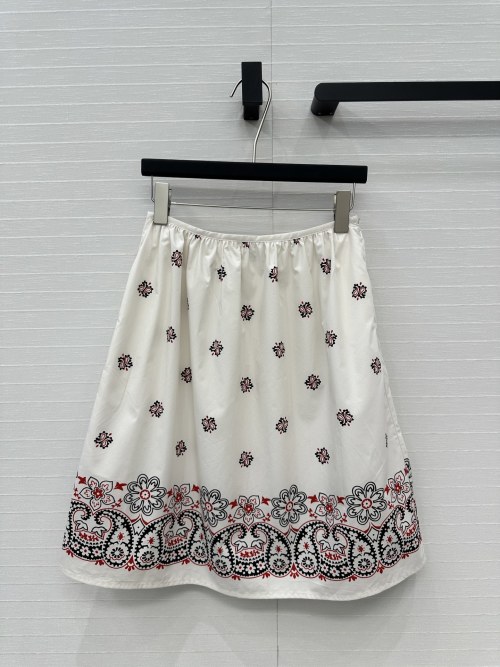 Miu Miu Style Floral Print Cotton Skirt - Chic Summer Vacation Outfit 1 Miu Miu Style Floral Print Cotton Skirt - Chic Summer Vacation Outfit