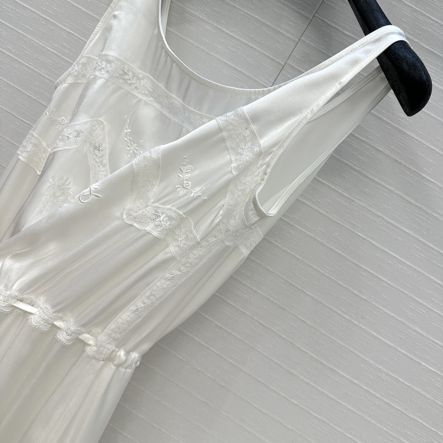 Elegant Lace Trim Round Neck Vest Dress - Chic & Romantic, Sizes S-L 5 i1747681779293 4258 0 3
