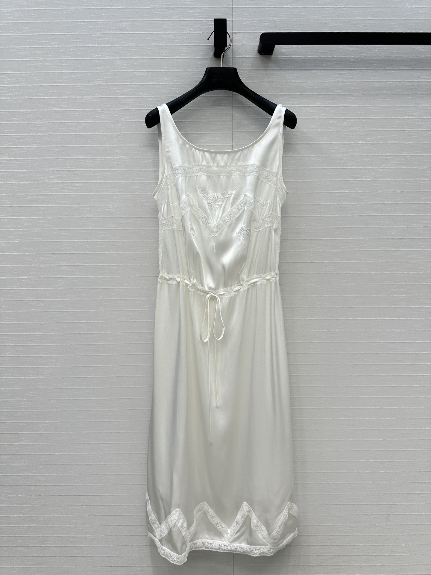 Elegant Lace Trim Round Neck Vest Dress - Chic & Romantic, Sizes S-L 2 i1747681784822 5832 0 0