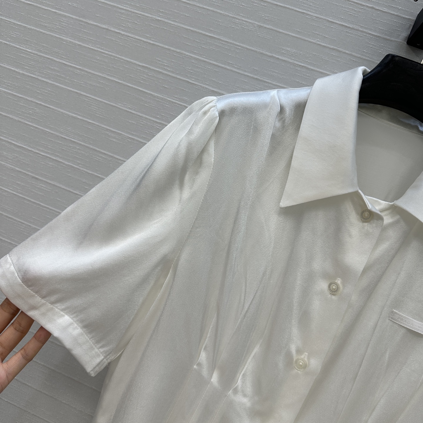 Pra*25 White Short-Sleeve Blouse: Elegant Pleated Design, Comfortable Fit, S-L Sizes 4 i1747682528780 8704 0 2