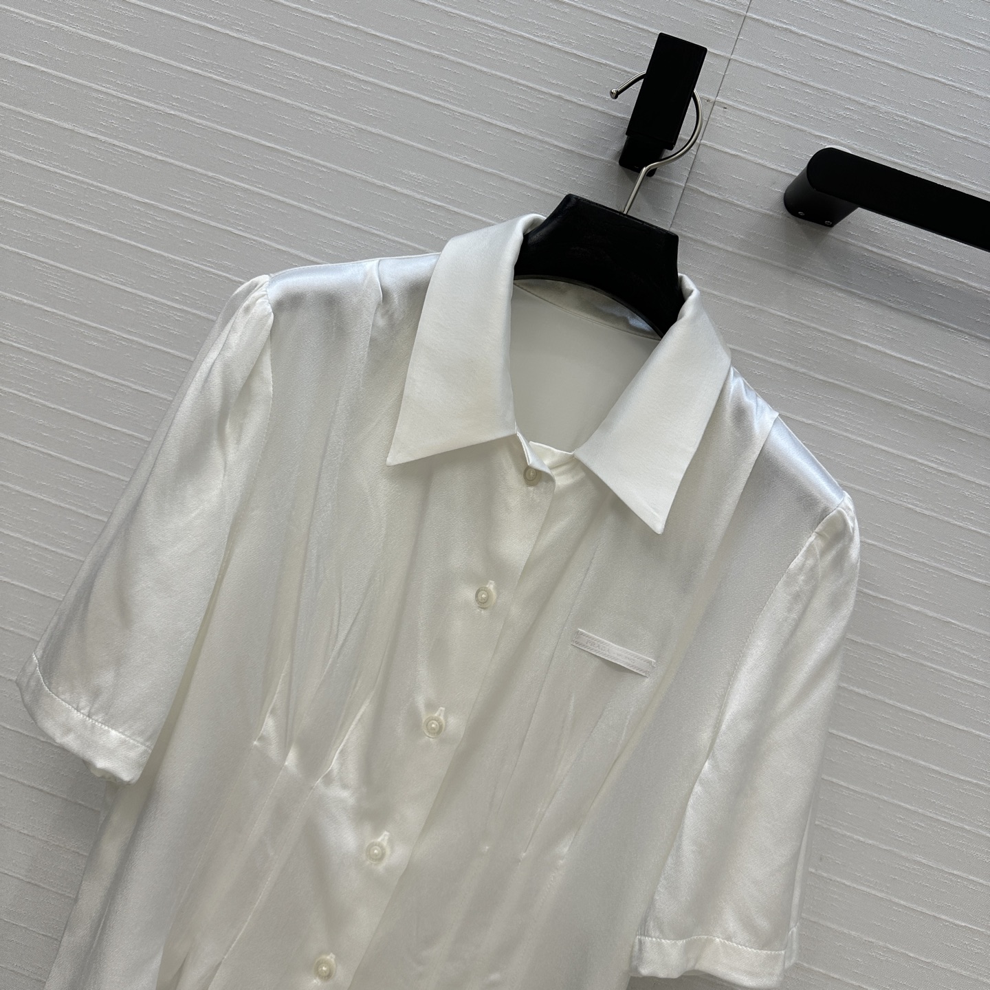 Pra*25 White Short-Sleeve Blouse: Elegant Pleated Design, Comfortable Fit, S-L Sizes 3 i1747682528822 3403 0 1
