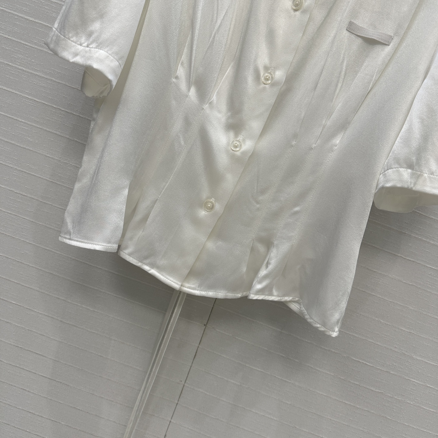 Pra*25 White Short-Sleeve Blouse: Elegant Pleated Design, Comfortable Fit, S-L Sizes 7 i1747682533269 8989 0 5