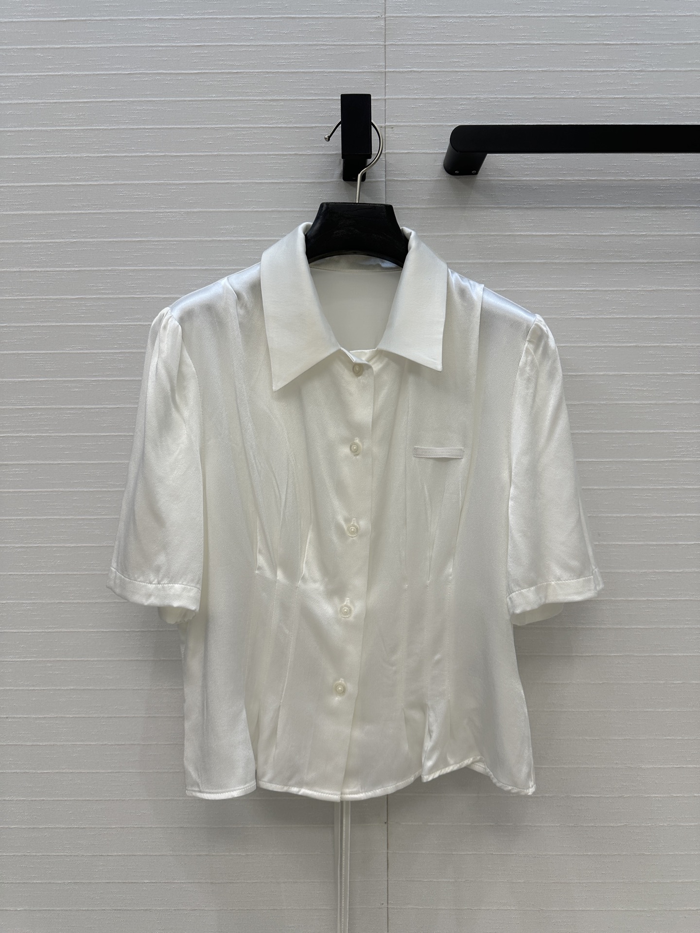 Pra*25 White Short-Sleeve Blouse: Elegant Pleated Design, Comfortable Fit, S-L Sizes 2 i1747682533296 86 0 0