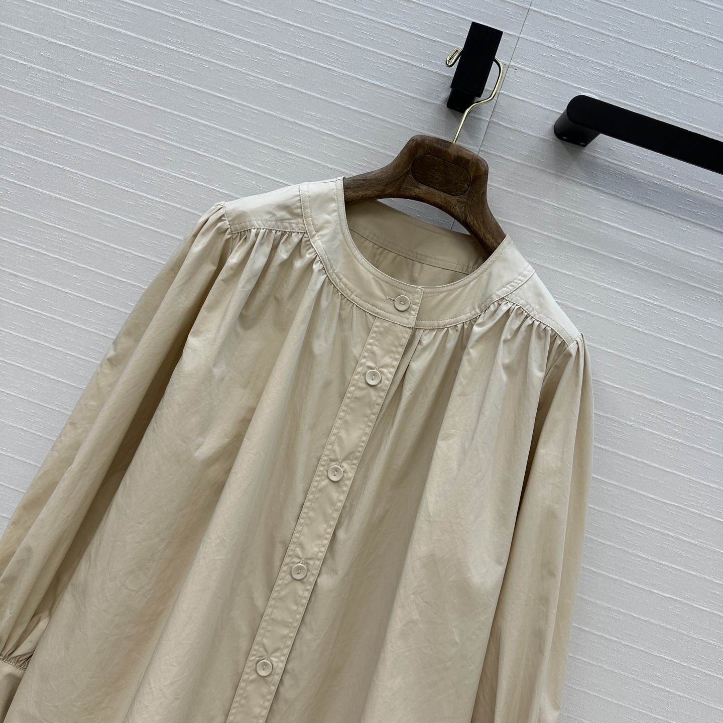 Elegant Women's Set: Lantern Sleeve Shirt & Bermuda Shorts - Premium Cotton 4 i1747683556199 8296 0 2