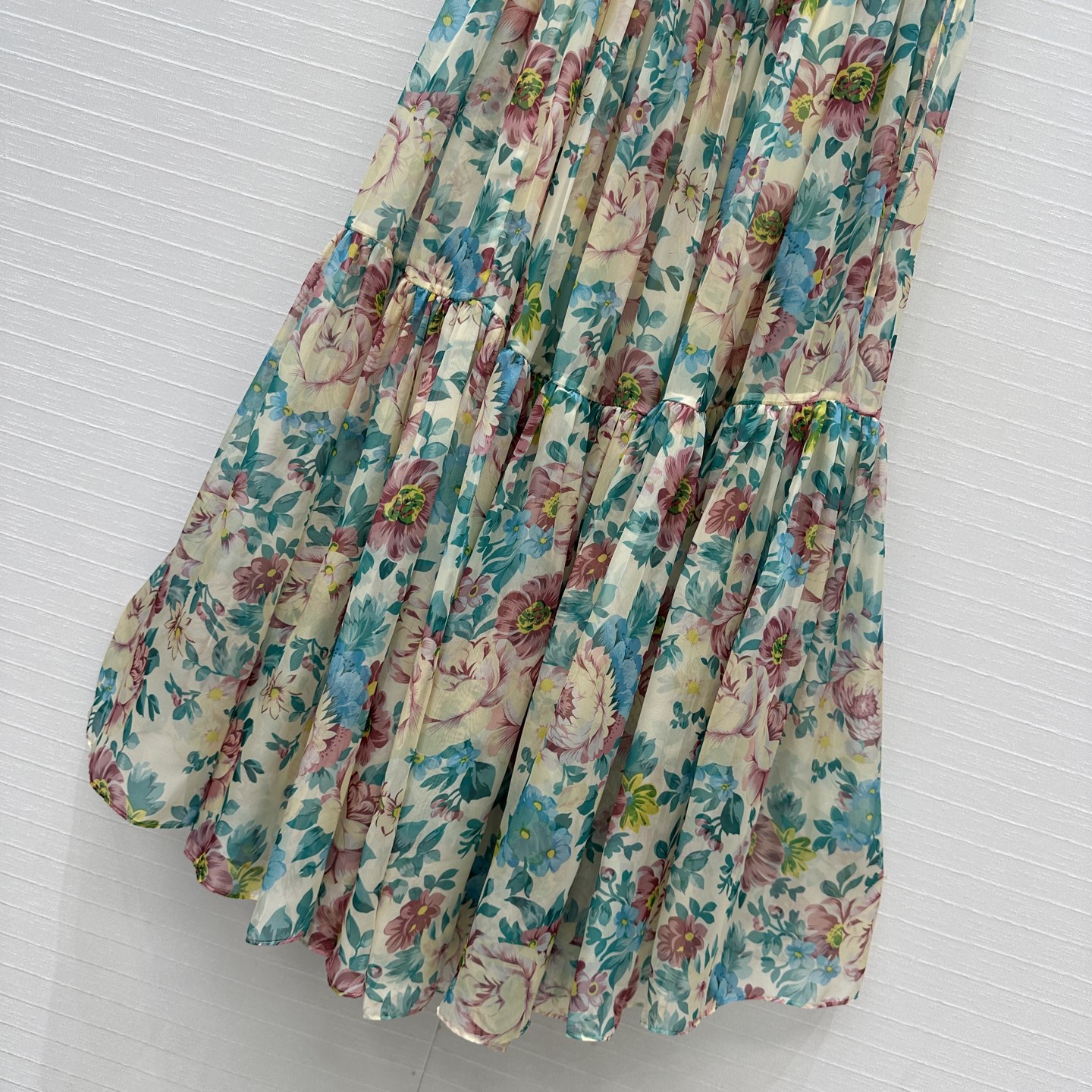Chlo*25 Spring Dress: Romantic Roses, Snowflakes, and Elegant Design - 图片 7