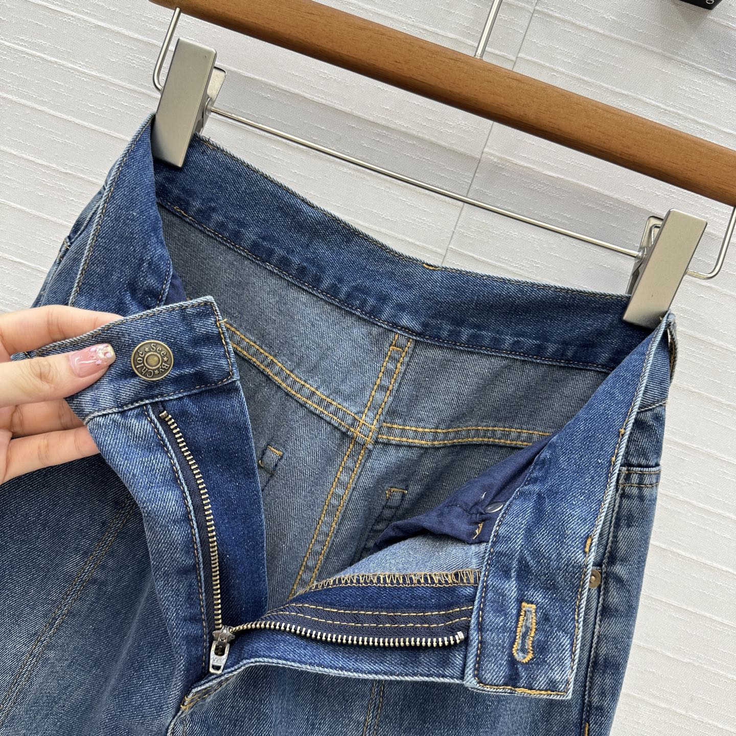 Original Chlo*25 Women’s Suit: High Street Stylist’s Choice with Unique Design - 图片 4