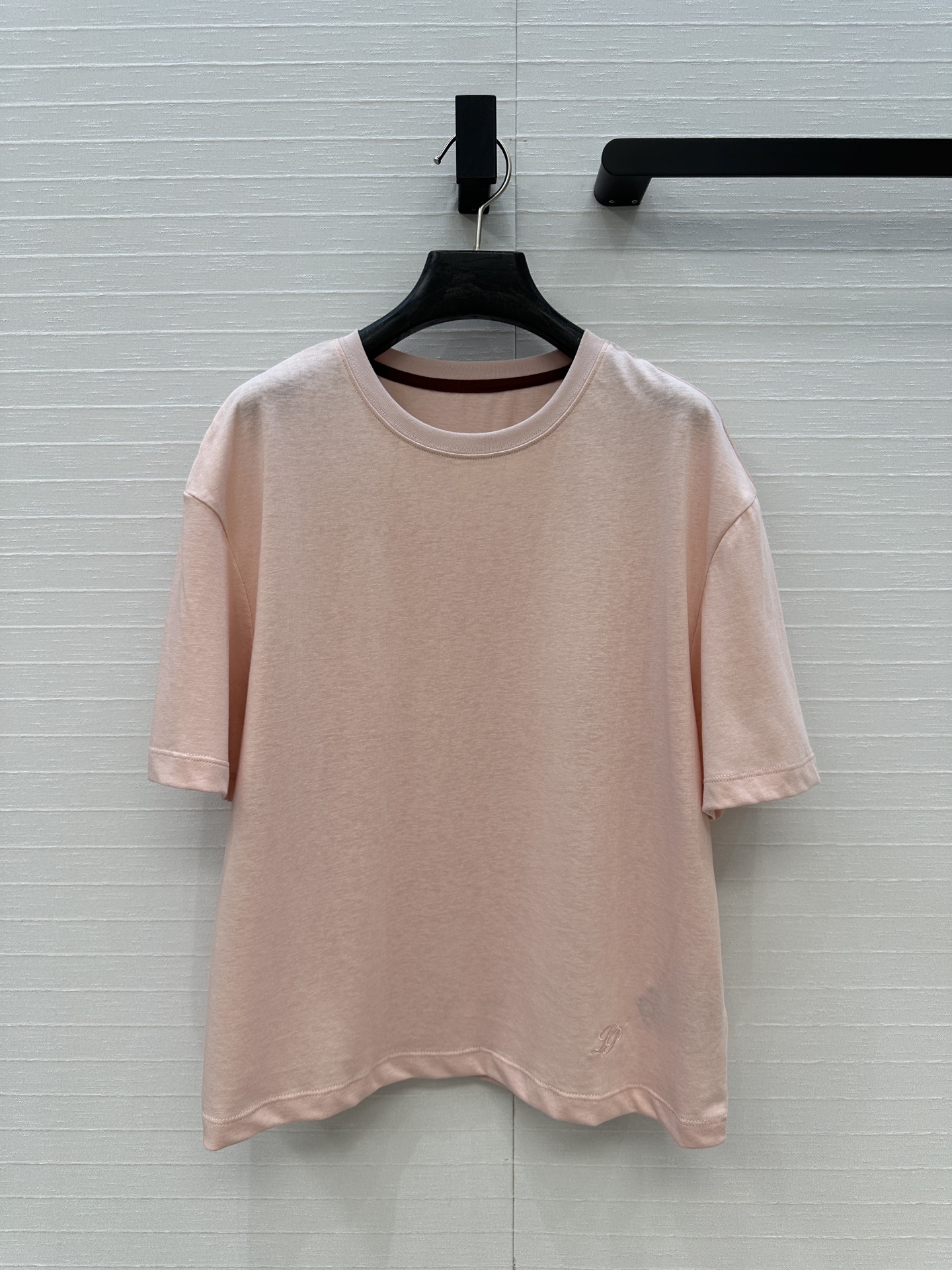 独家首发！原单品质❤️Loro Piana 新品极简老钱休闲风短袖T恤，白富美必入长期主义单品。撞色领条
