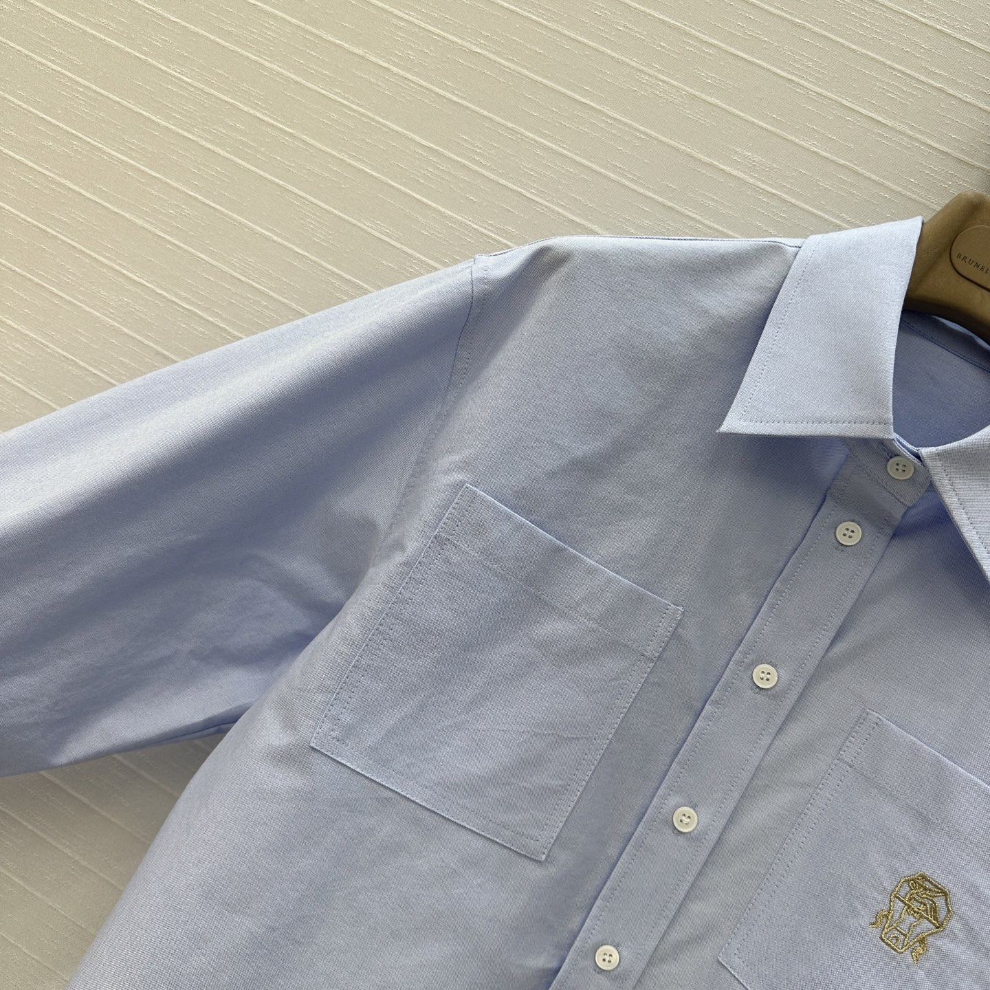 独家首发❤️原单品质，Bc长期主义穿搭！干净松弛老钱风牛津棉布衬衫！金属感刺绣徽章图案低调奢华细节感满满