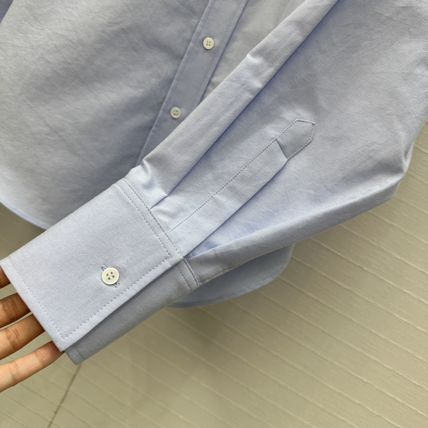 独家首发❤️原单品质，Bc长期主义穿搭！干净松弛老钱风牛津棉布衬衫！金属感刺绣徽章图案低调奢华细节感满满