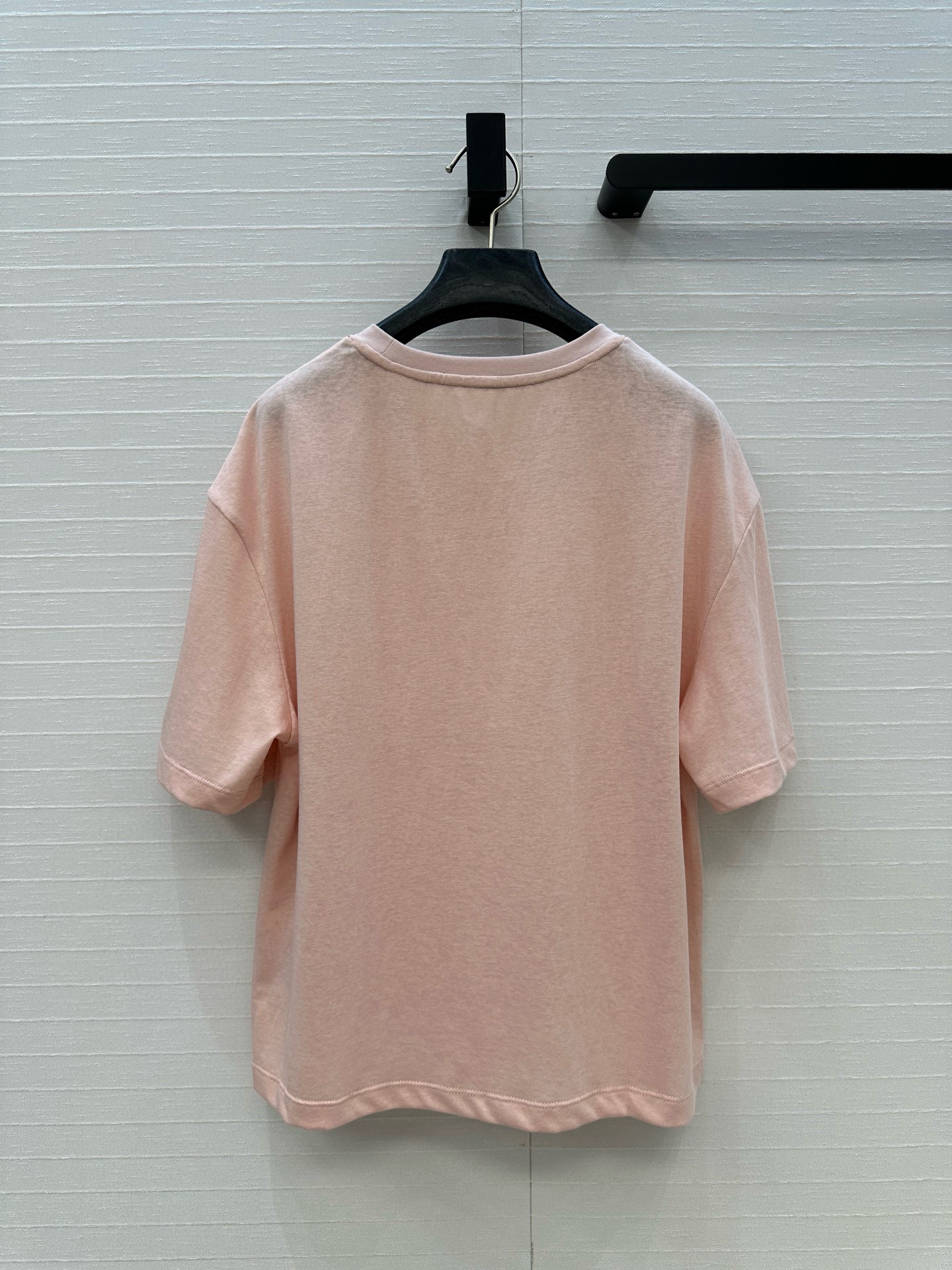 独家首发！原单品质❤️Loro Piana 新品极简老钱休闲风短袖T恤，白富美必入长期主义单品。撞色领条