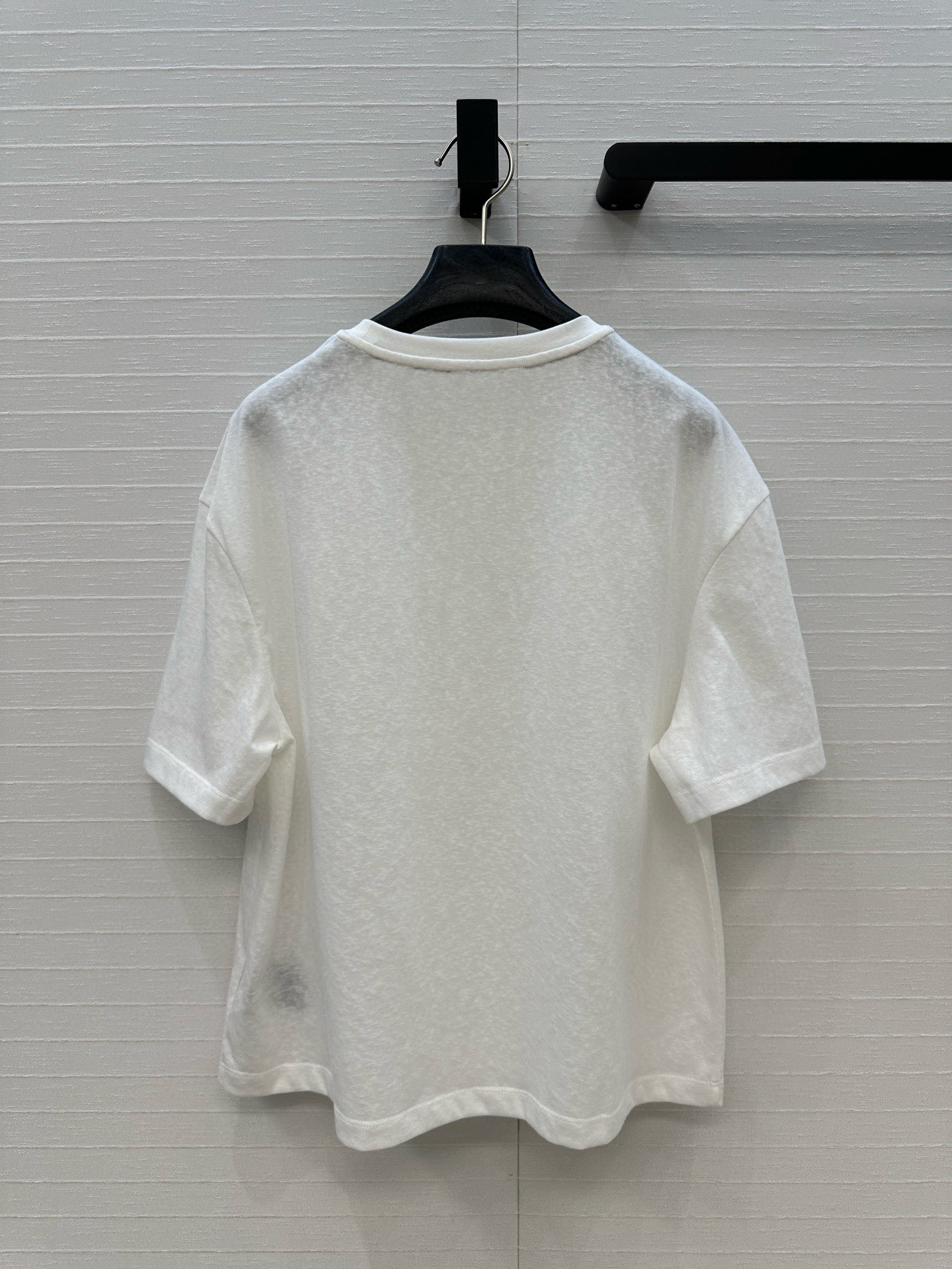 独家首发！原单品质❤️Loro Piana 新品极简老钱休闲风短袖T恤，白富美必入长期主义单品。撞色领条