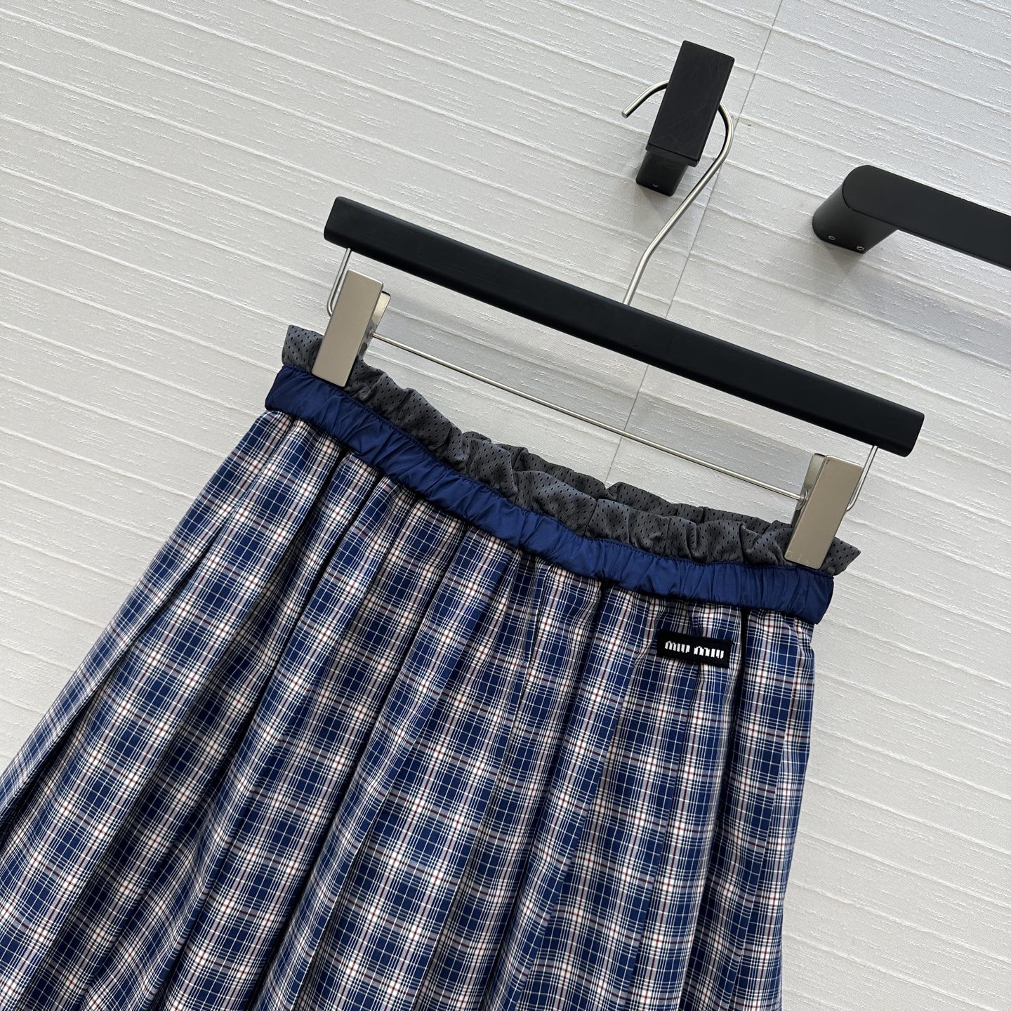 原单品质🌸miu系少女穿搭！L’Été系列蓝调格纹短半裙，定制透气网布褶皱花边设计甜酷兼备运动减龄穿搭。