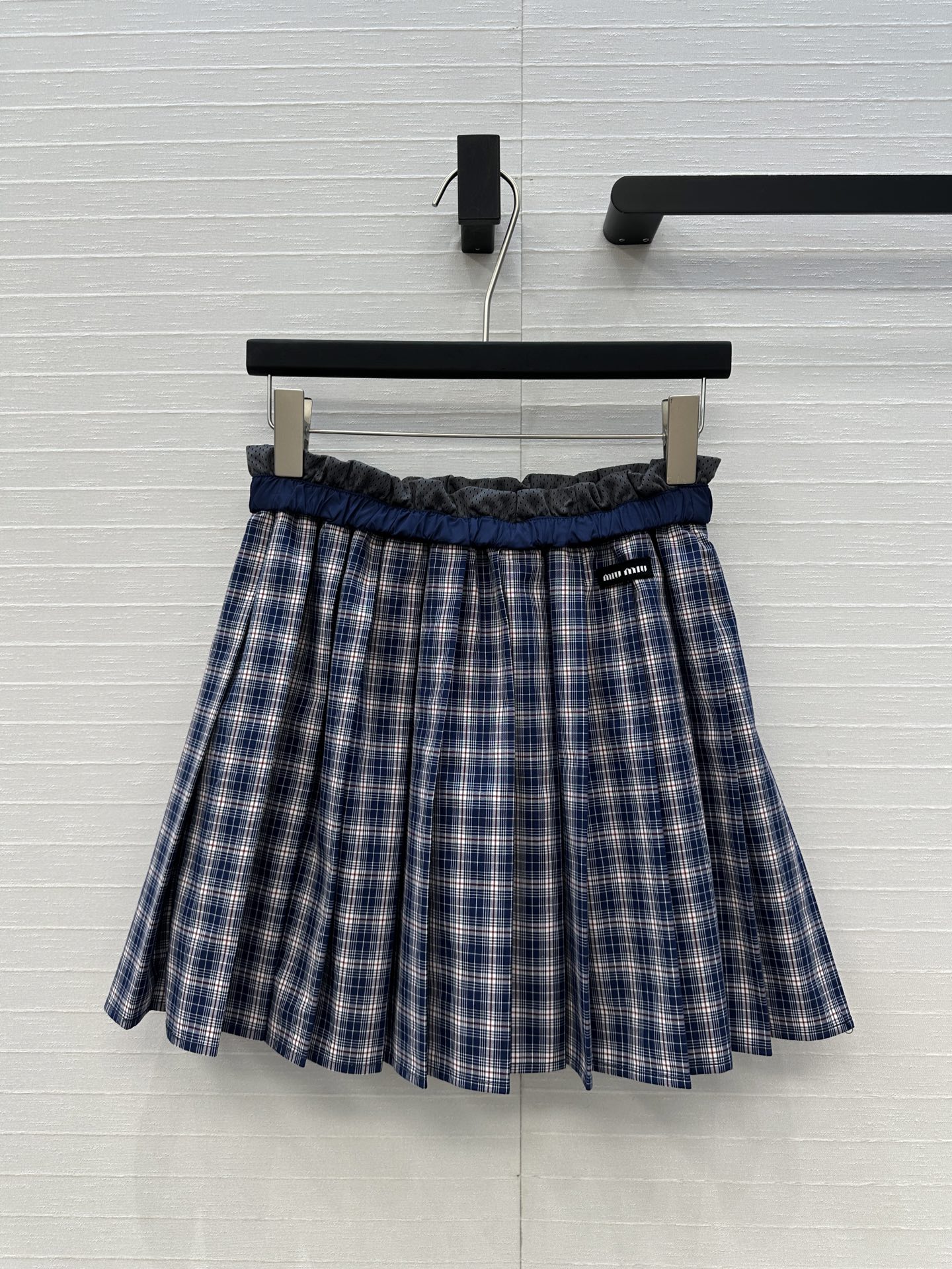 原单品质🌸miu系少女穿搭！L’Été系列蓝调格纹短半裙，定制透气网布褶皱花边设计甜酷兼备运动减龄穿搭。