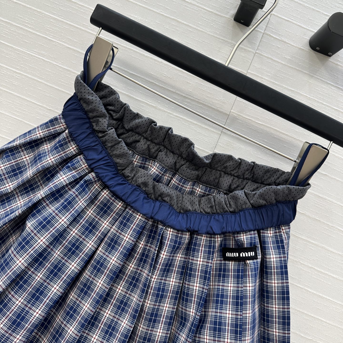 原单品质🌸miu系少女穿搭！L’Été系列蓝调格纹短半裙，定制透气网布褶皱花边设计甜酷兼备运动减龄穿搭。