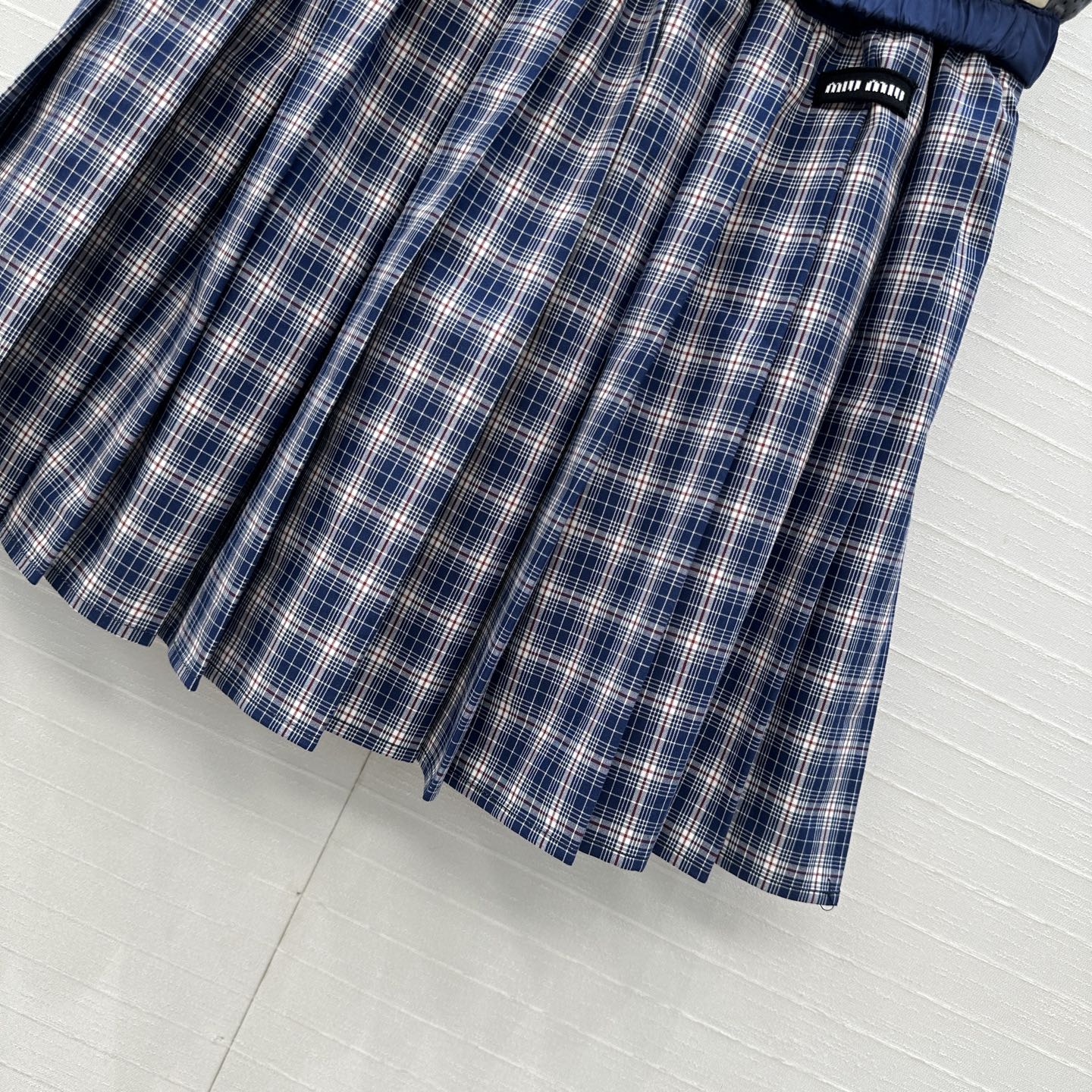 原单品质🌸miu系少女穿搭！L’Été系列蓝调格纹短半裙，定制透气网布褶皱花边设计甜酷兼备运动减龄穿搭。