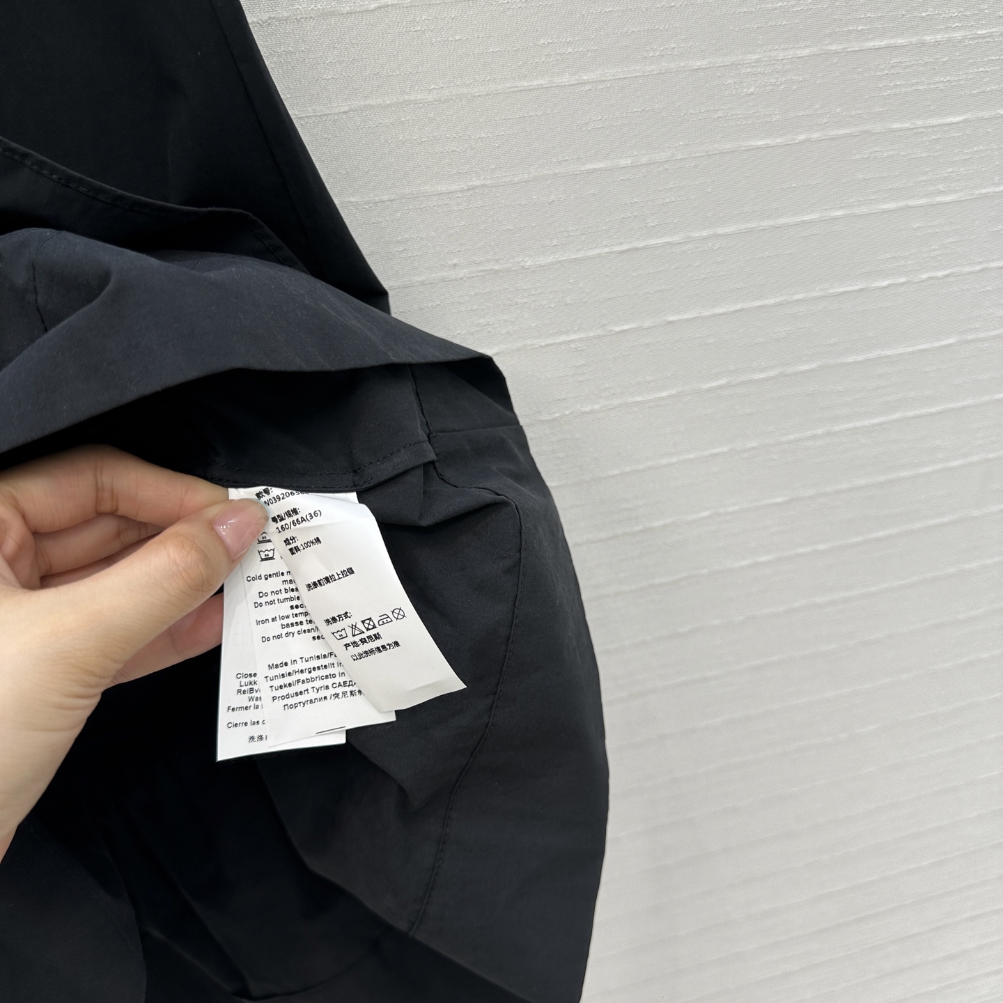 独家首发❤️原单品质，Gan*i25新品少女系穿搭！U领无袖黑色连衣裙！定制荷叶花边褶皱工艺设计层次感裙