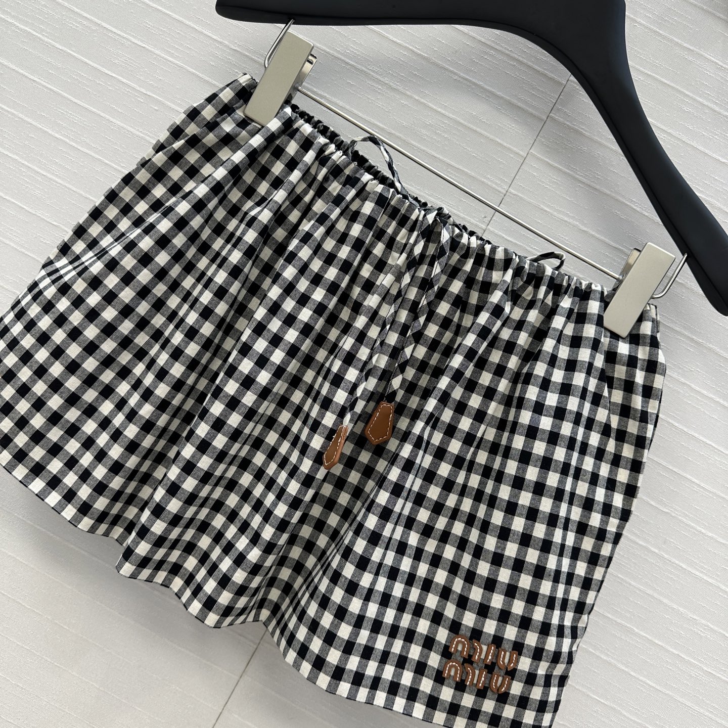 独家首发❤️原单品质，miu系少女系穿搭！知识分子风黑白小格子花苞蓬蓬超短半裙！定制进口纯棉色织面料，抽