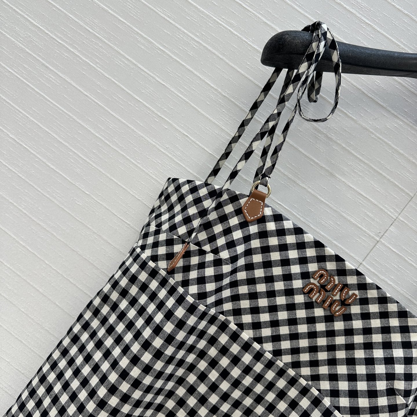 独家首发❤️原单品质，miu系少女系穿搭！知识分子风黑白小格子吊带连衣裙！定制进口纯棉色织面料，经典修身