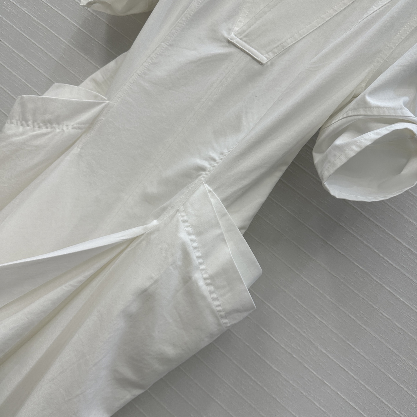 Bv’s Summer V-Collar Dress: Elegant and Lax Design with Hard-Core Appeal - 图片 4