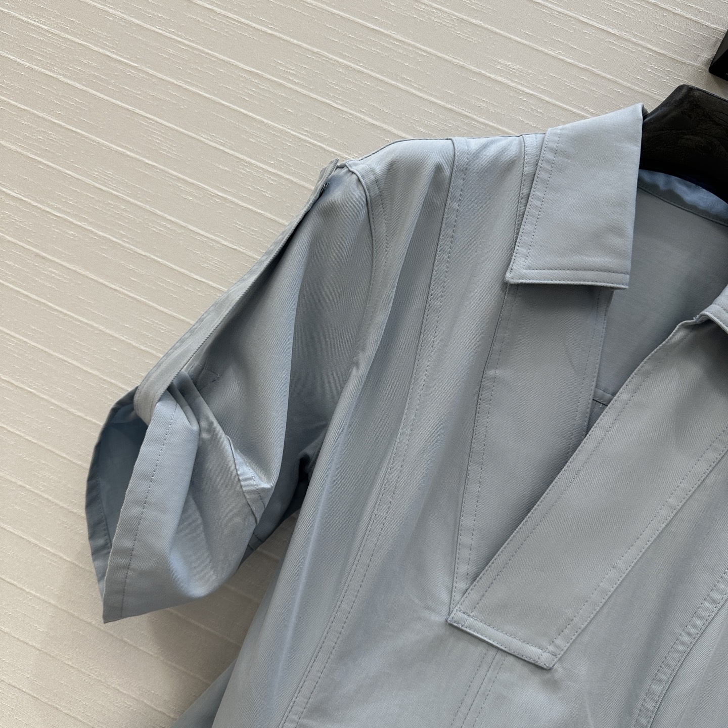 Stylish Summer Dress: P805 V-Collar Design with Elegant Details in Two Colors - 图片 3